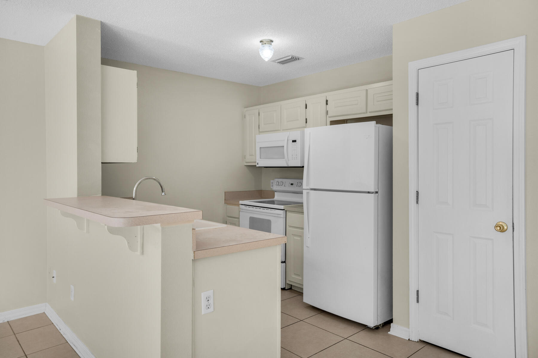 ADASHAN GARDYNS - Residential