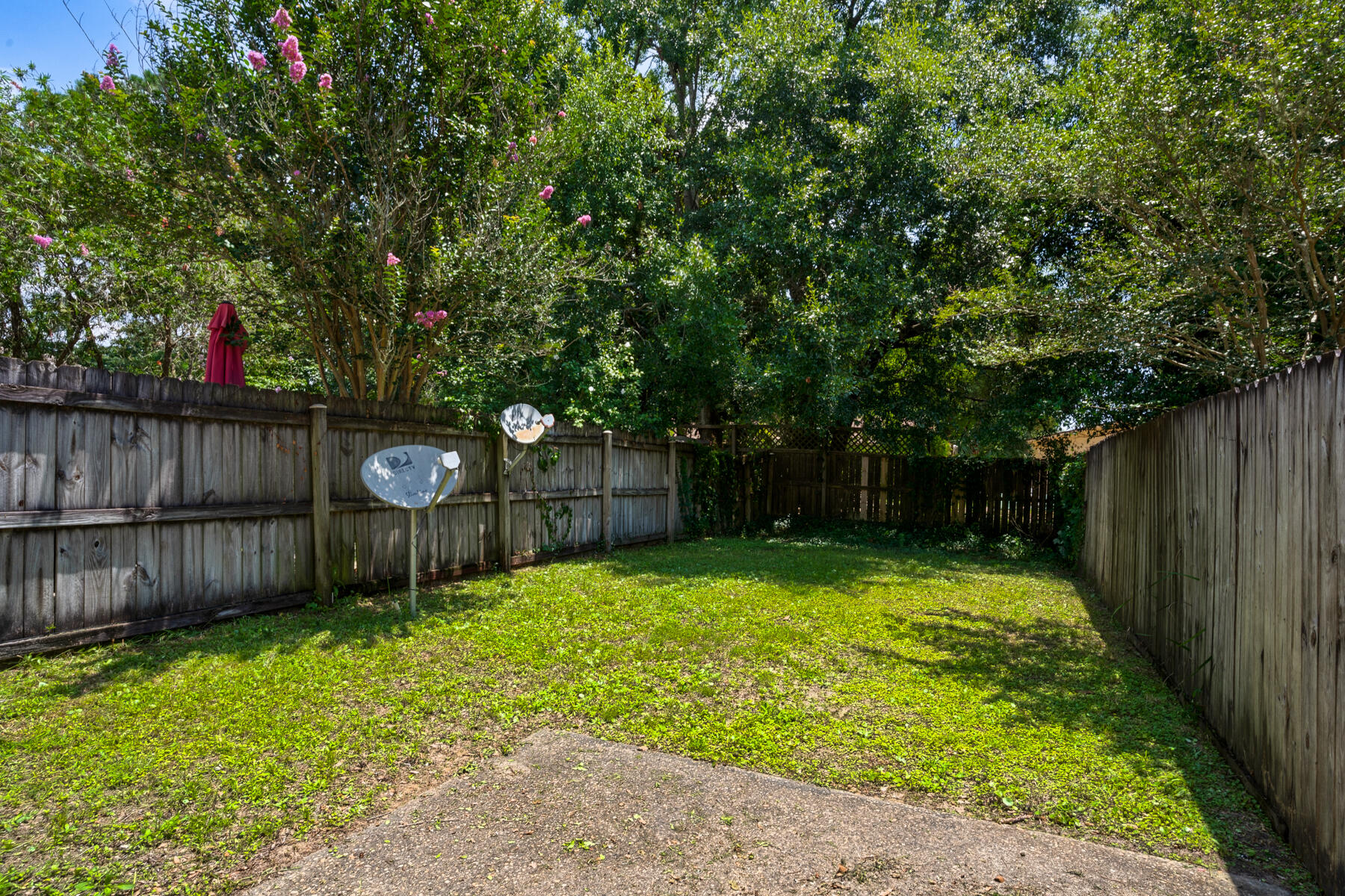 ADASHAN GARDYNS - Residential