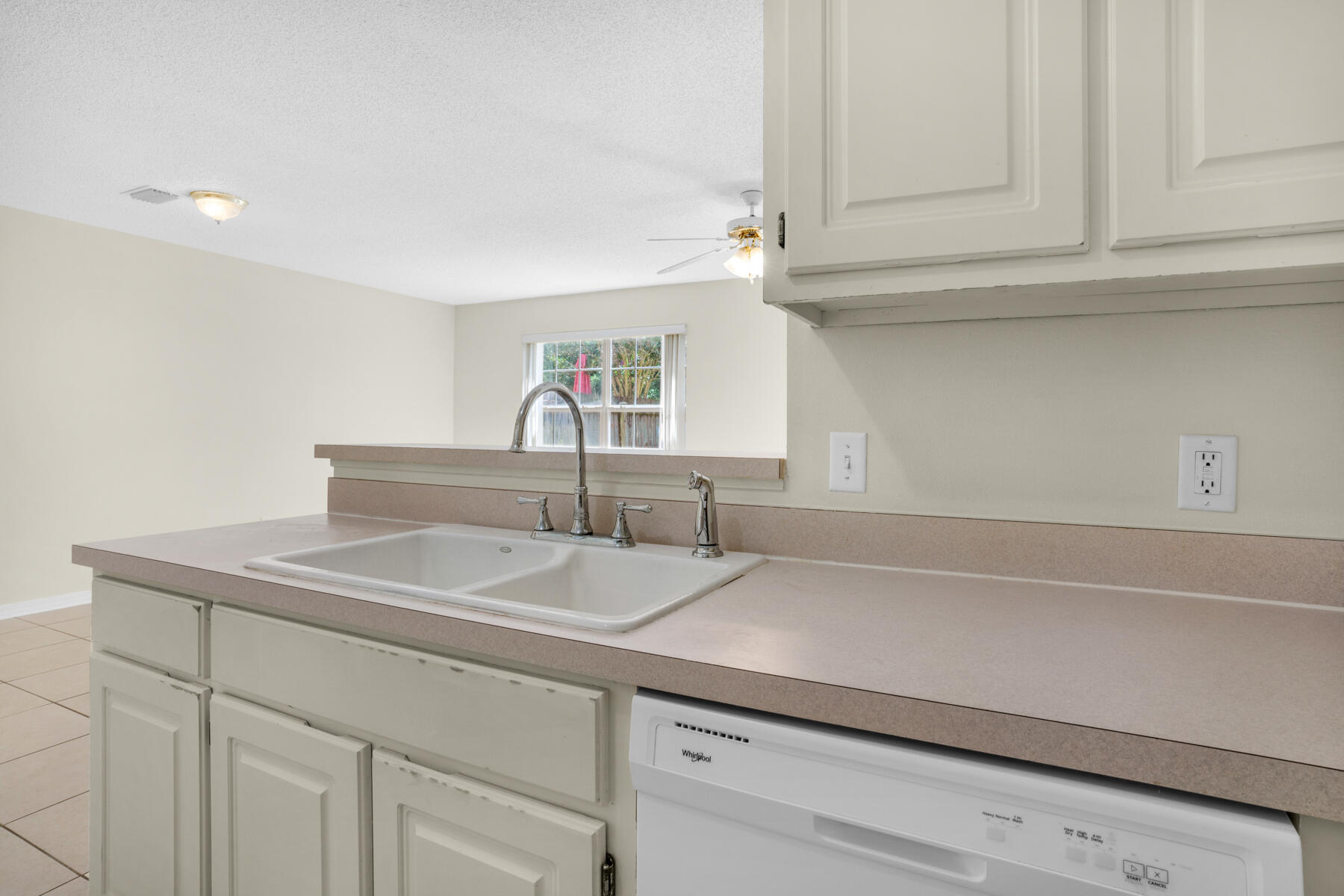 ADASHAN GARDYNS - Residential