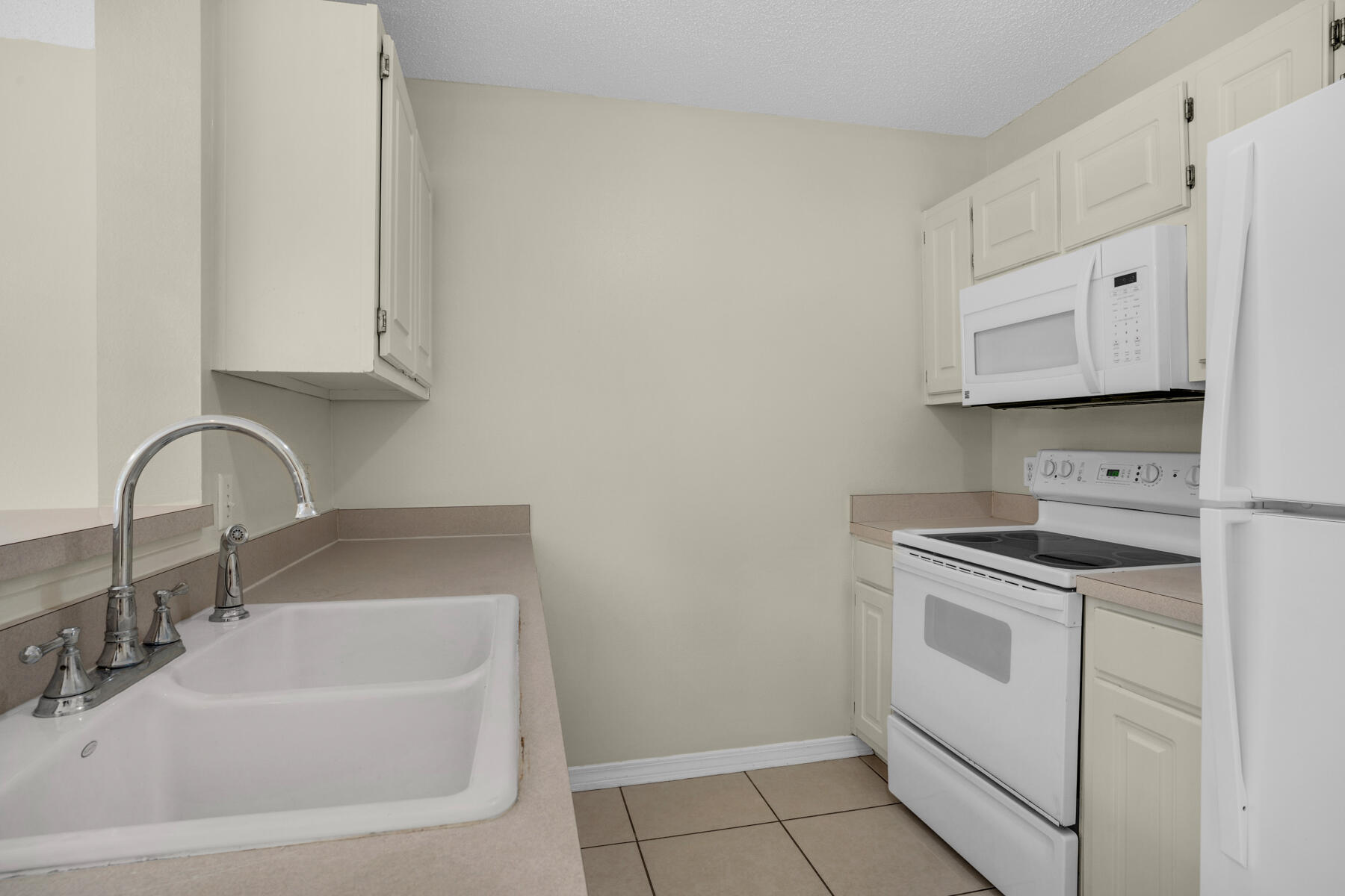 ADASHAN GARDYNS - Residential