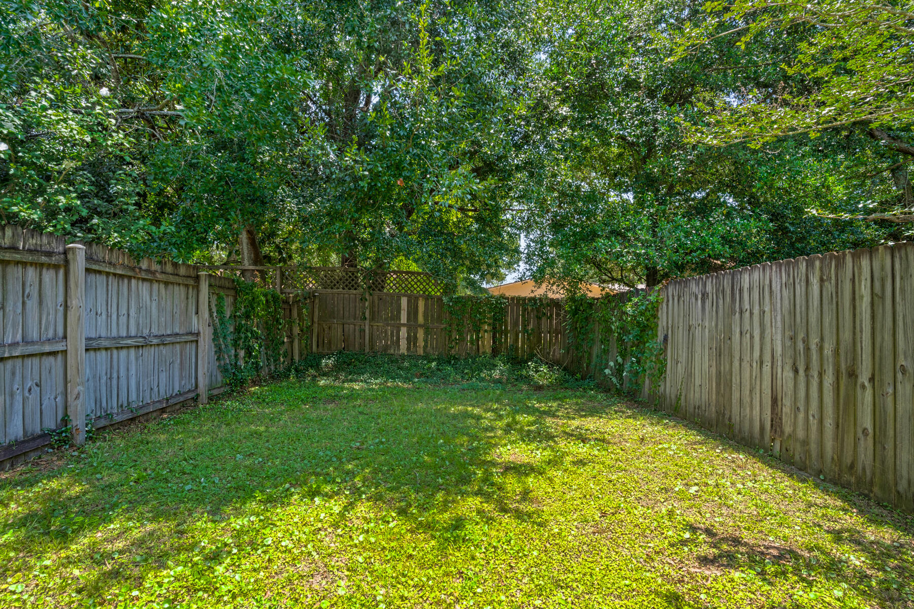 ADASHAN GARDYNS - Residential