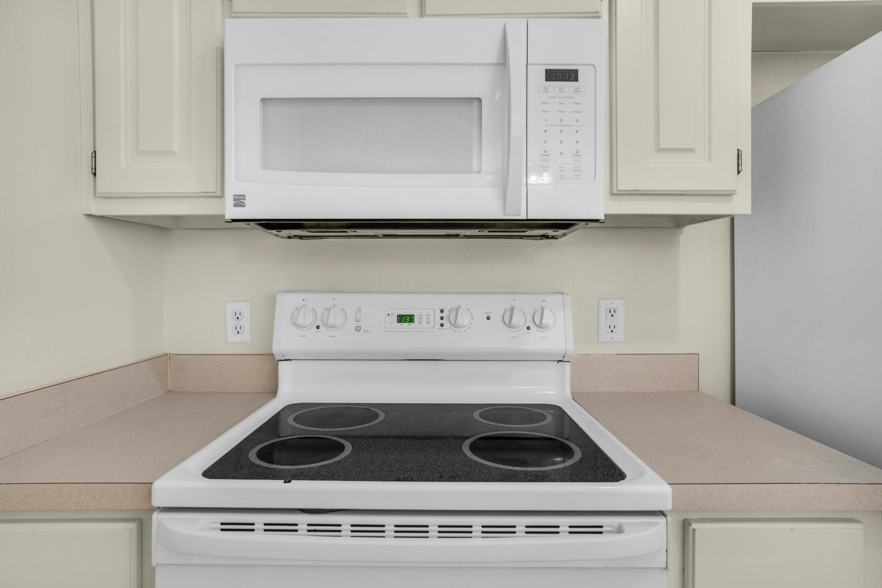 ADASHAN GARDYNS - Residential