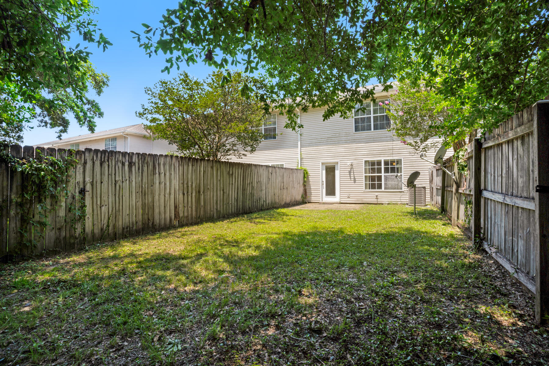 ADASHAN GARDYNS - Residential