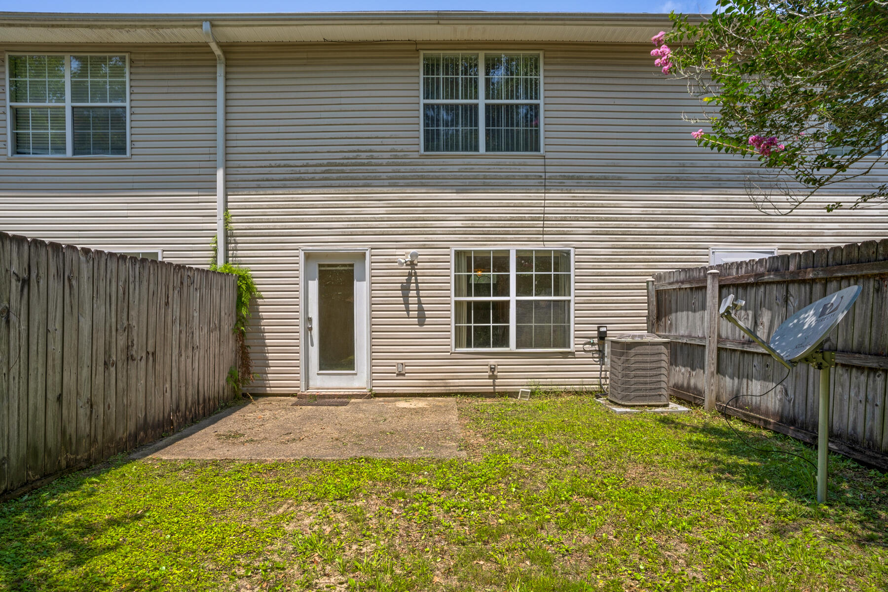 ADASHAN GARDYNS - Residential