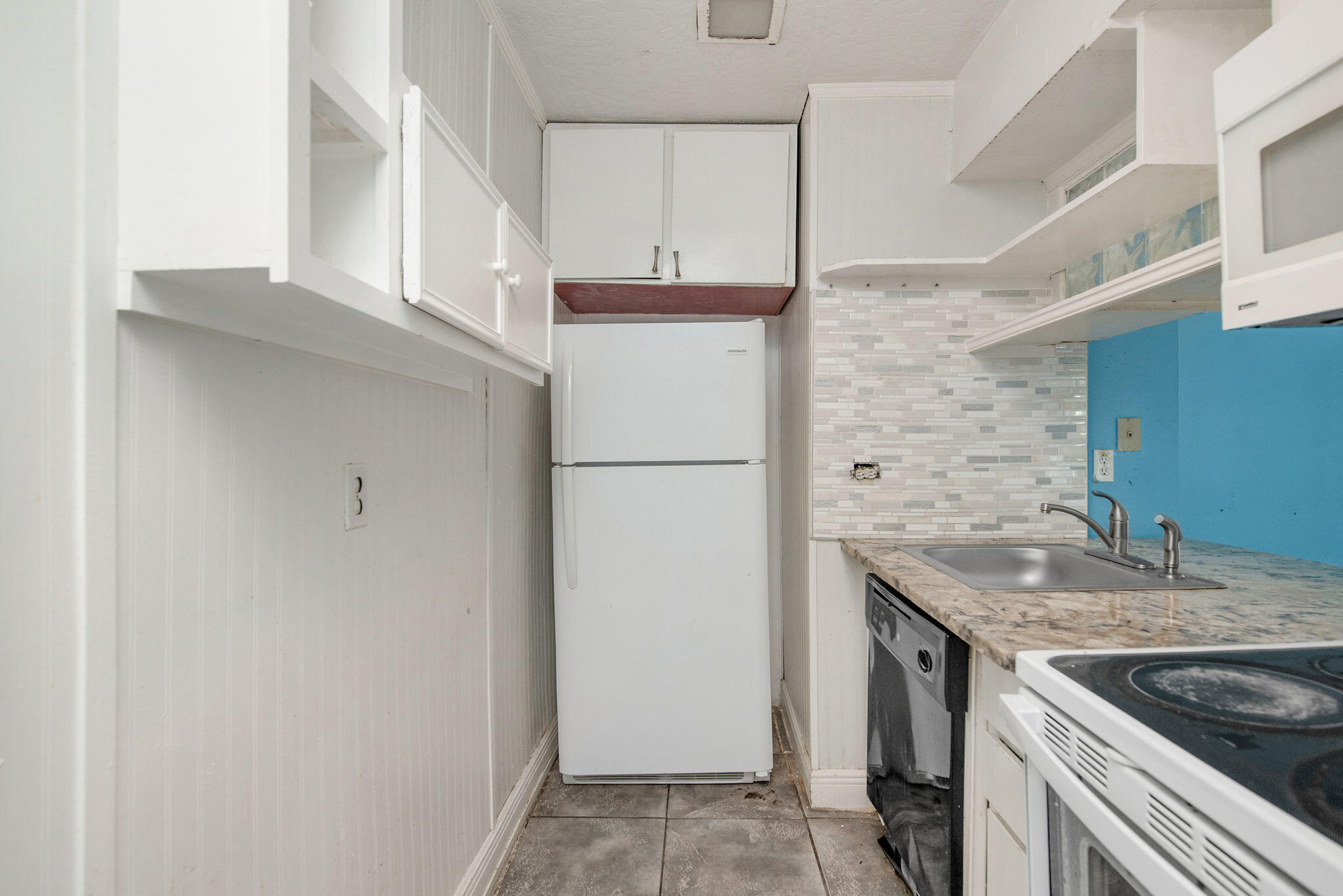 SPANISH VILLAS CONDO - Residential