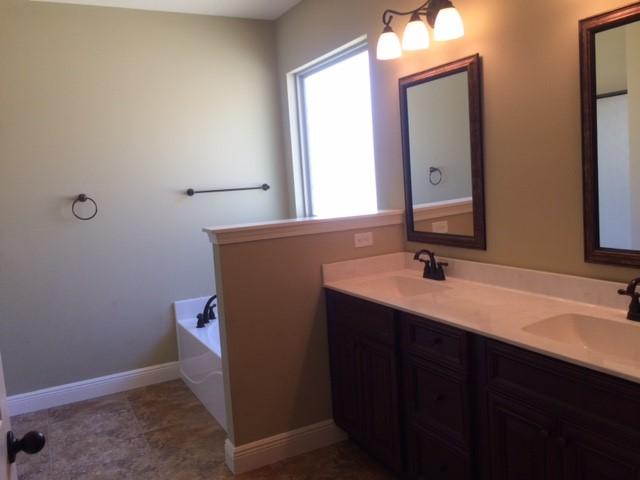 HOLLYROD PARK - Residential Lease