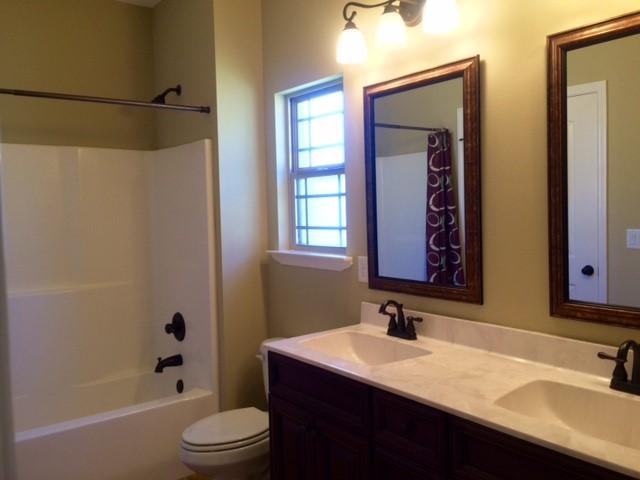 HOLLYROD PARK - Residential Lease