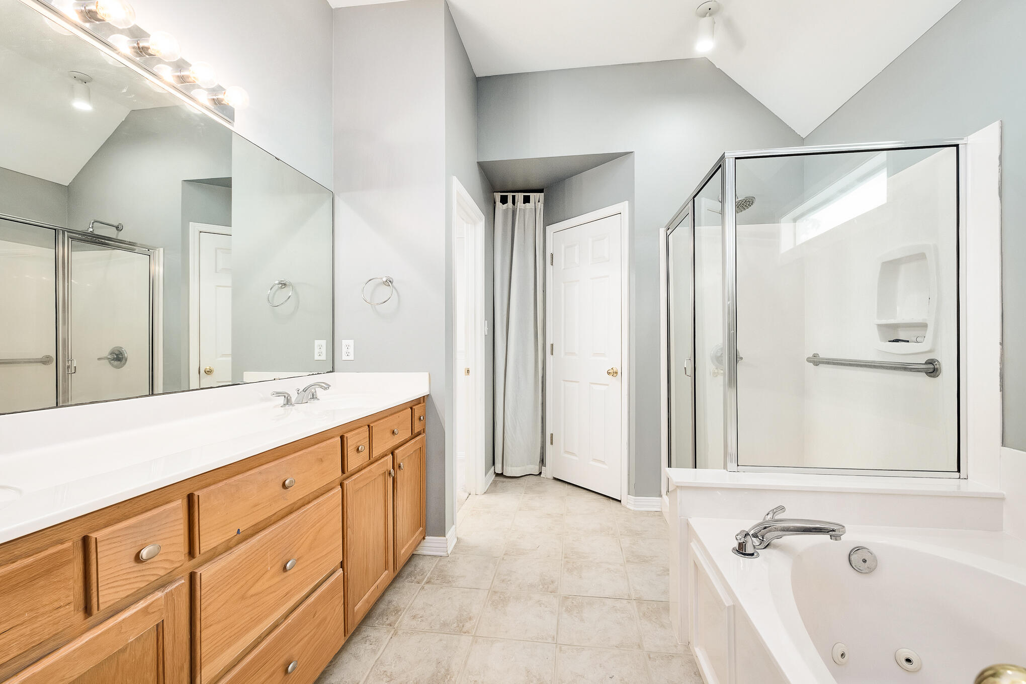 PELICAN BAY - Residential