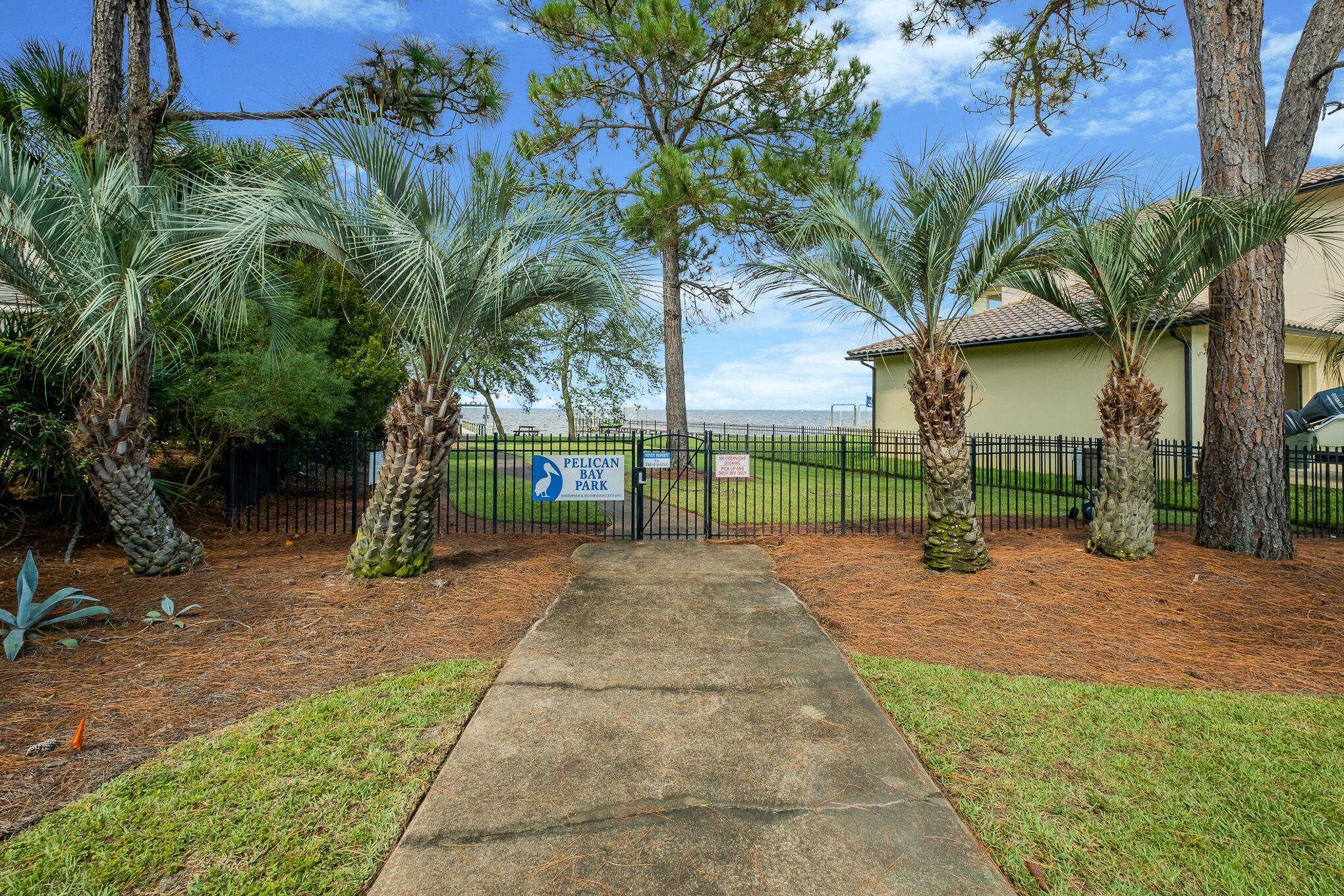 PELICAN BAY - Residential