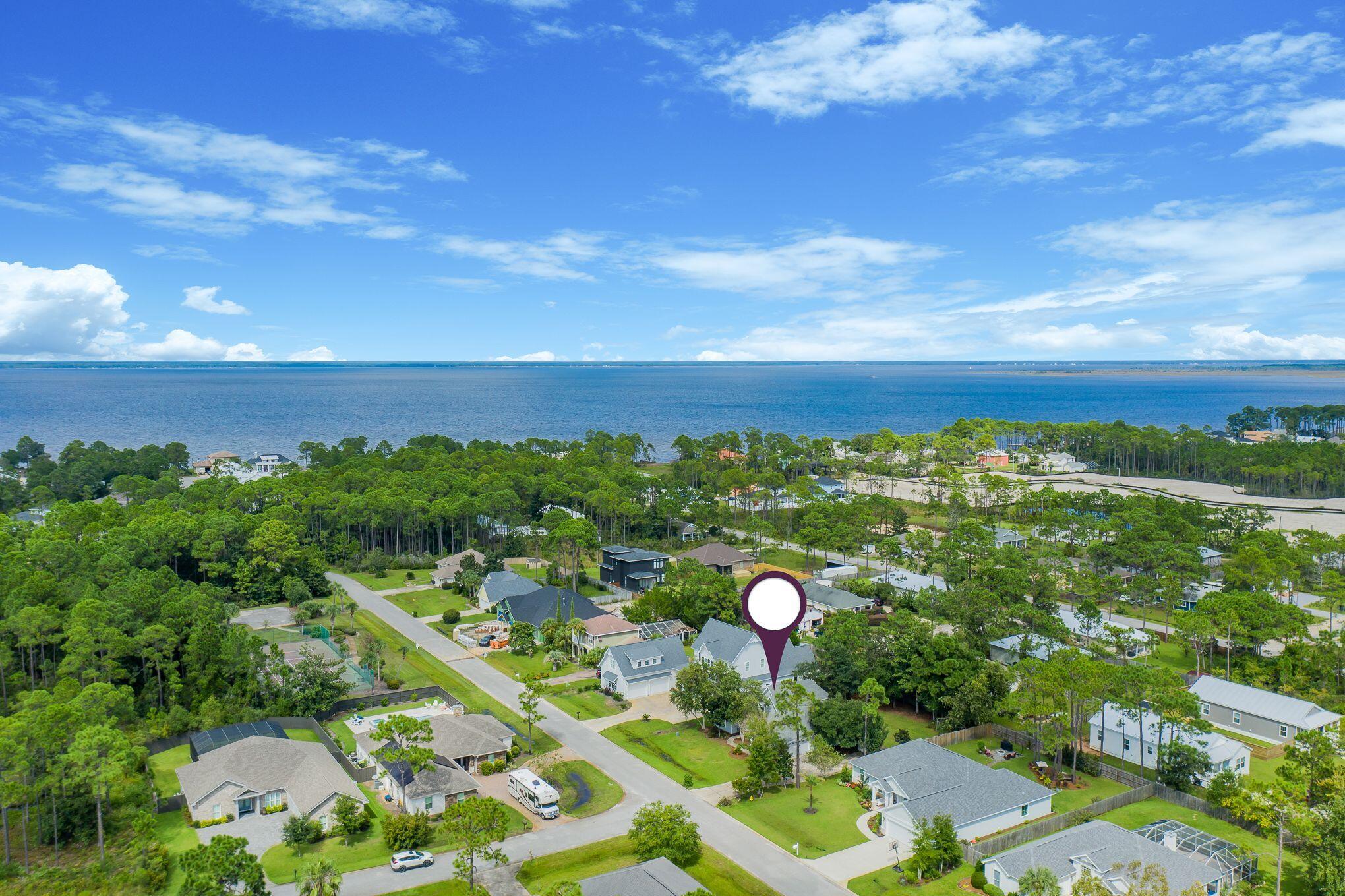 PELICAN BAY - Residential