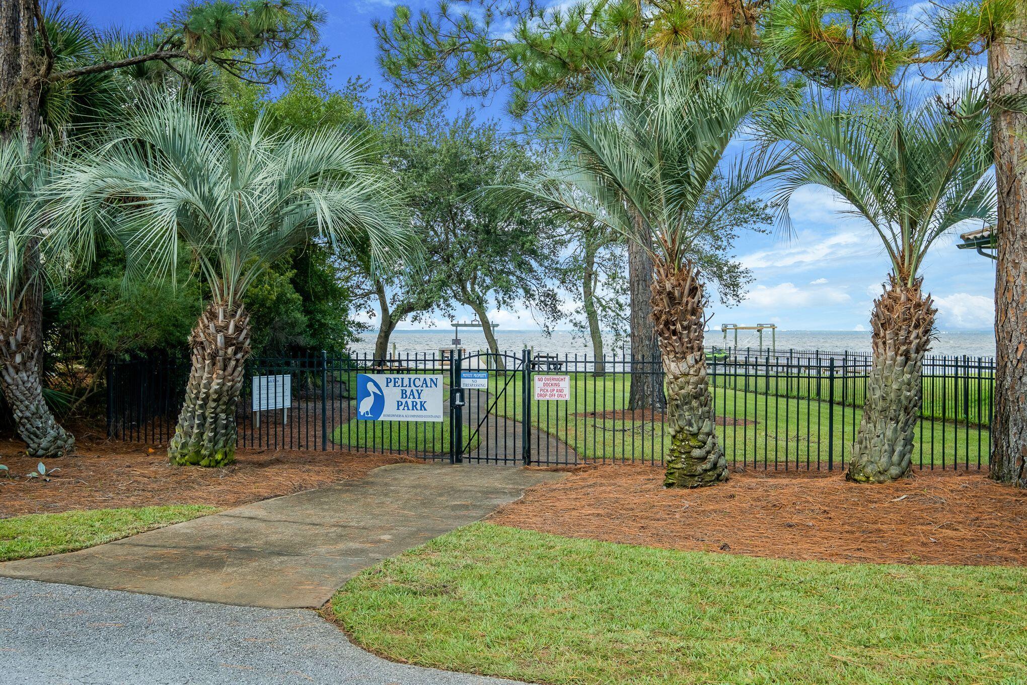 PELICAN BAY - Residential