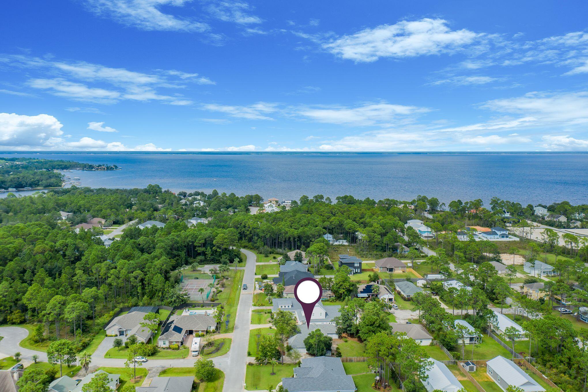 PELICAN BAY - Residential