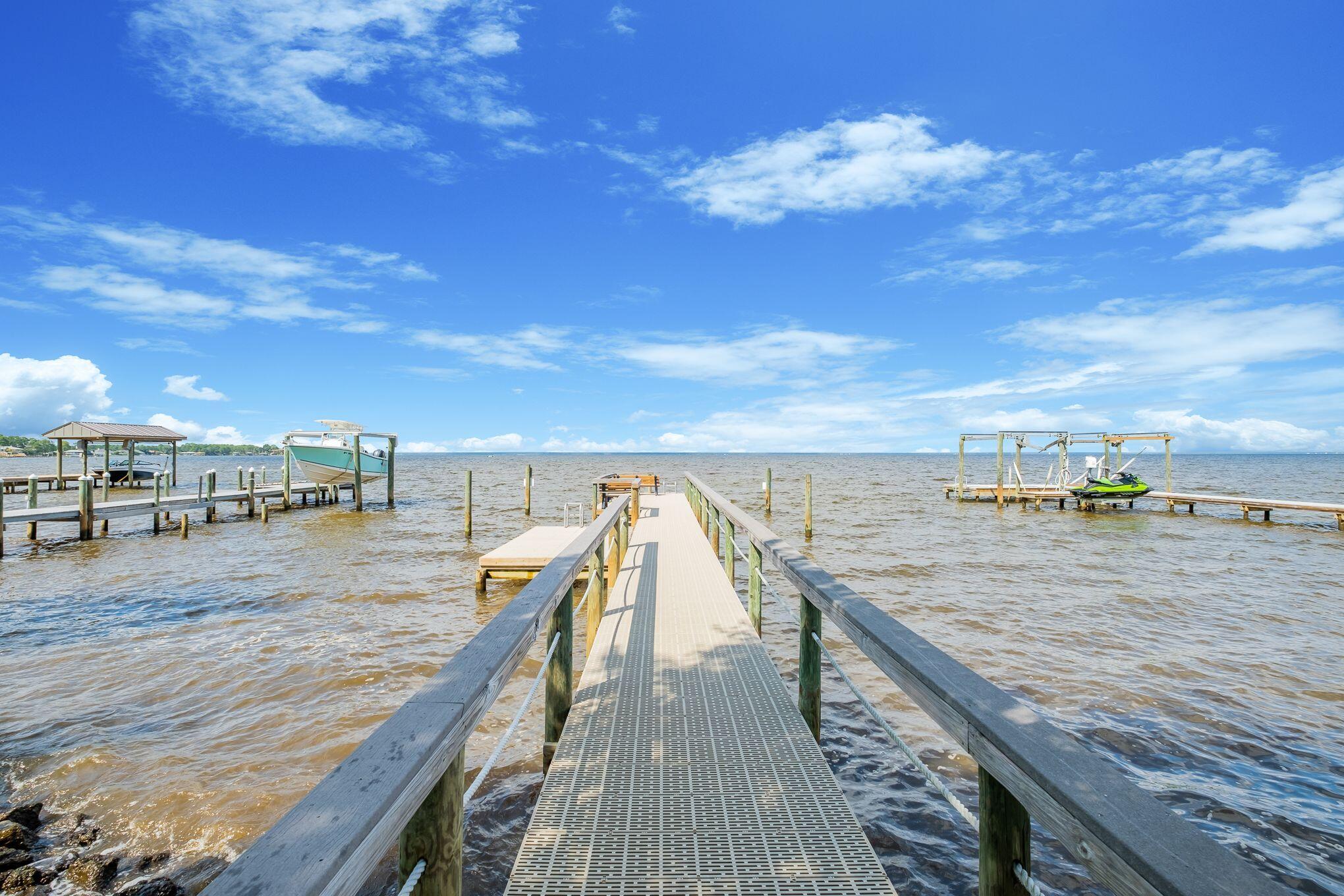 PELICAN BAY - Residential