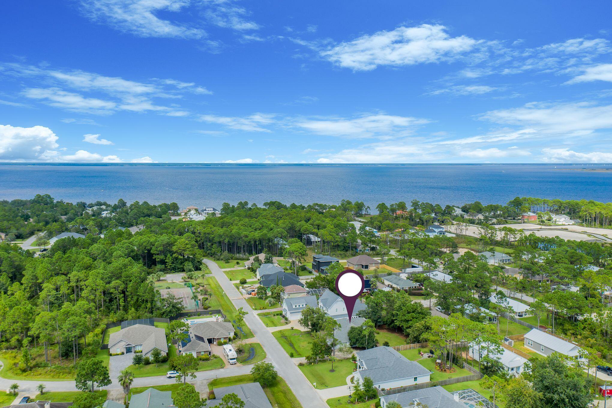 PELICAN BAY - Residential