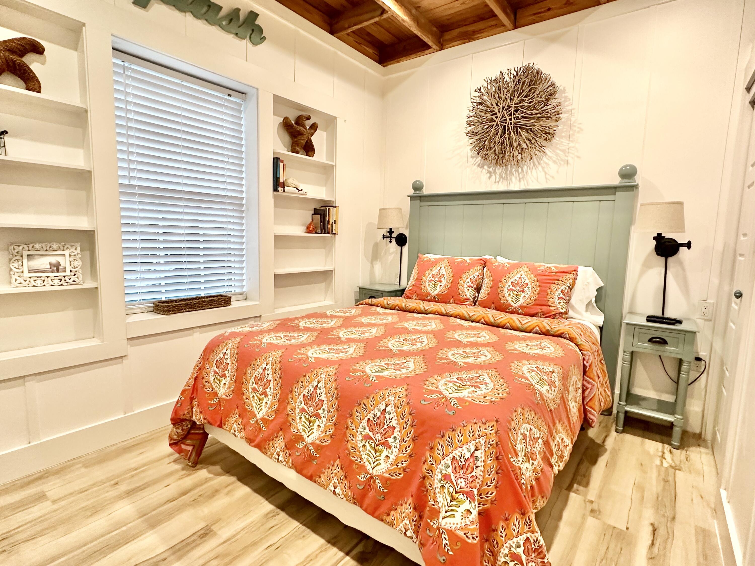 LAGUNA BEACH - Residential