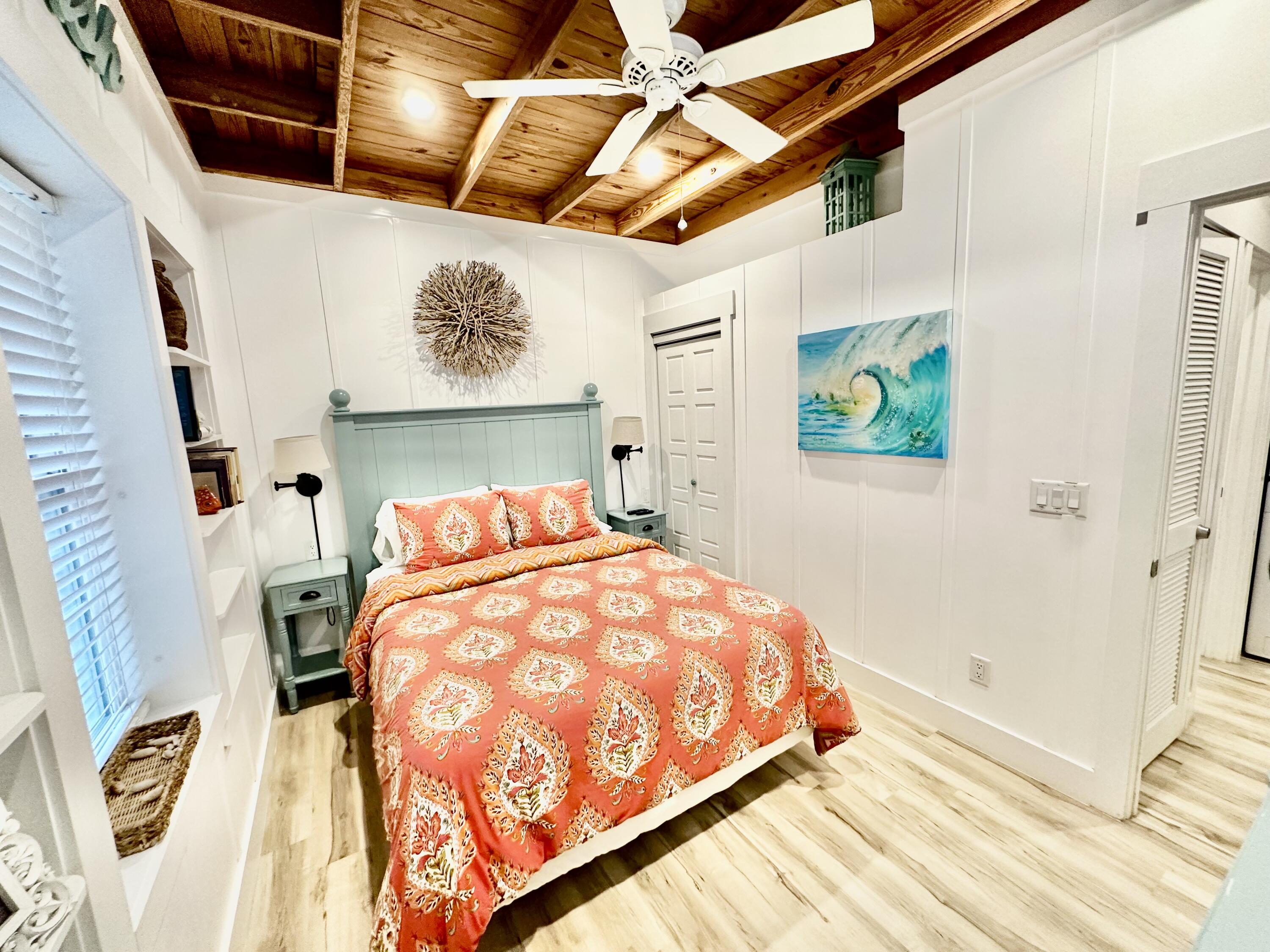 LAGUNA BEACH - Residential