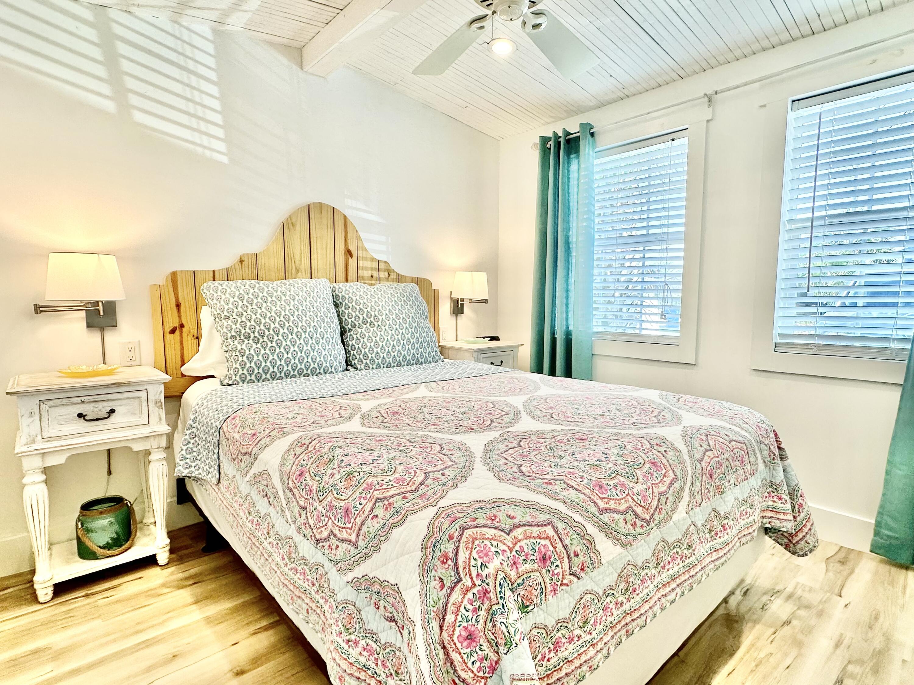 LAGUNA BEACH - Residential