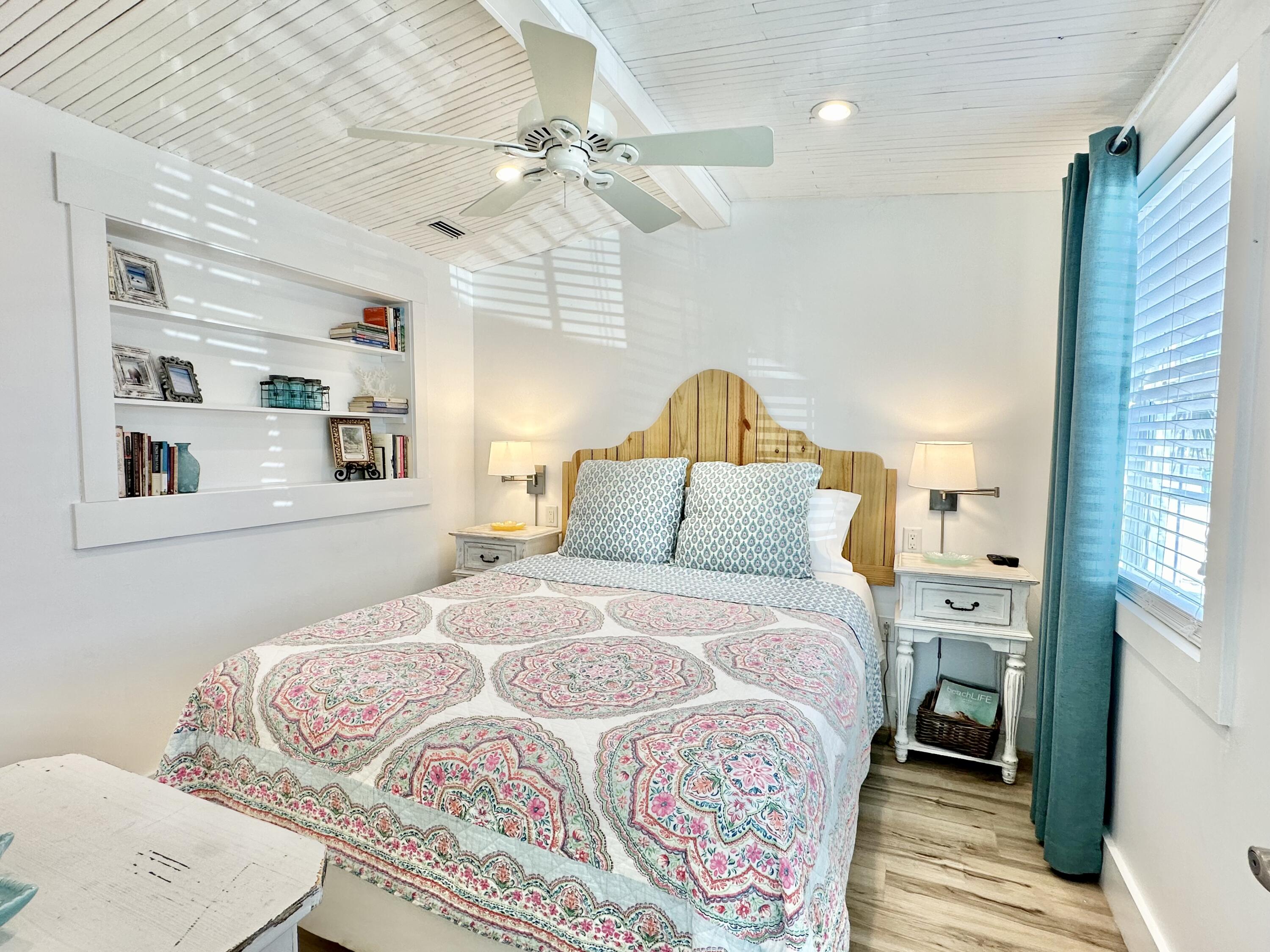 LAGUNA BEACH - Residential