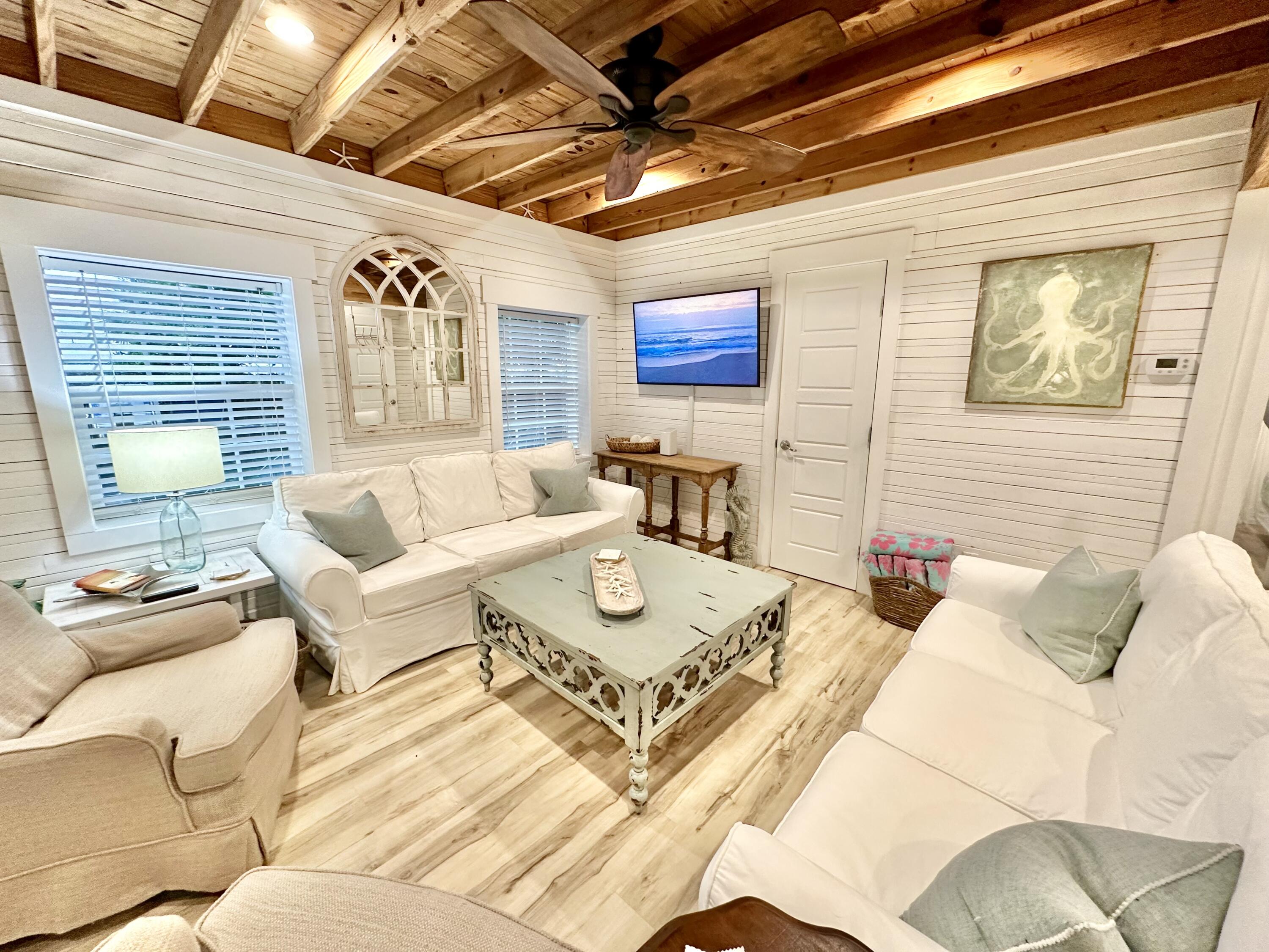 LAGUNA BEACH - Residential