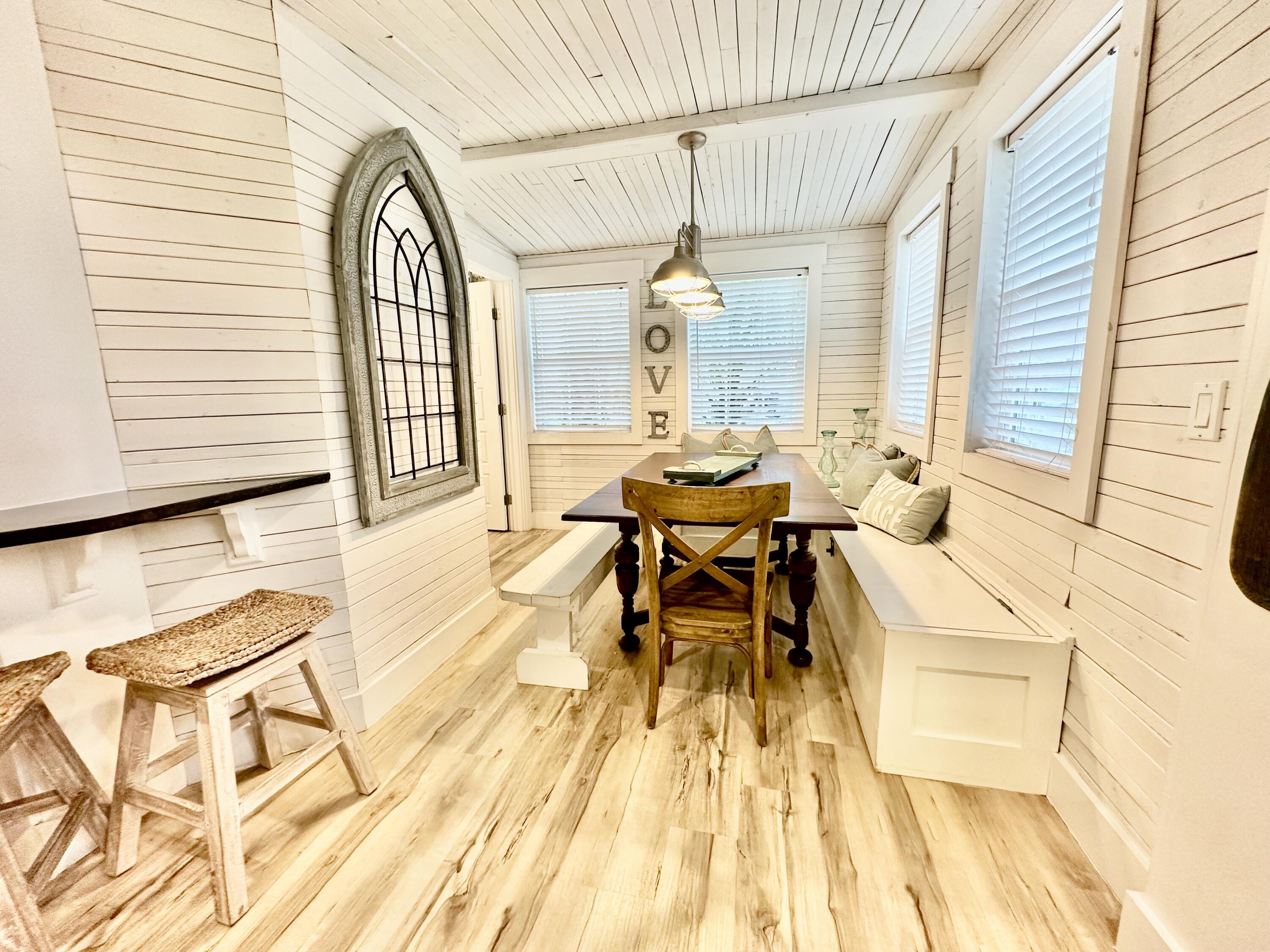 LAGUNA BEACH - Residential