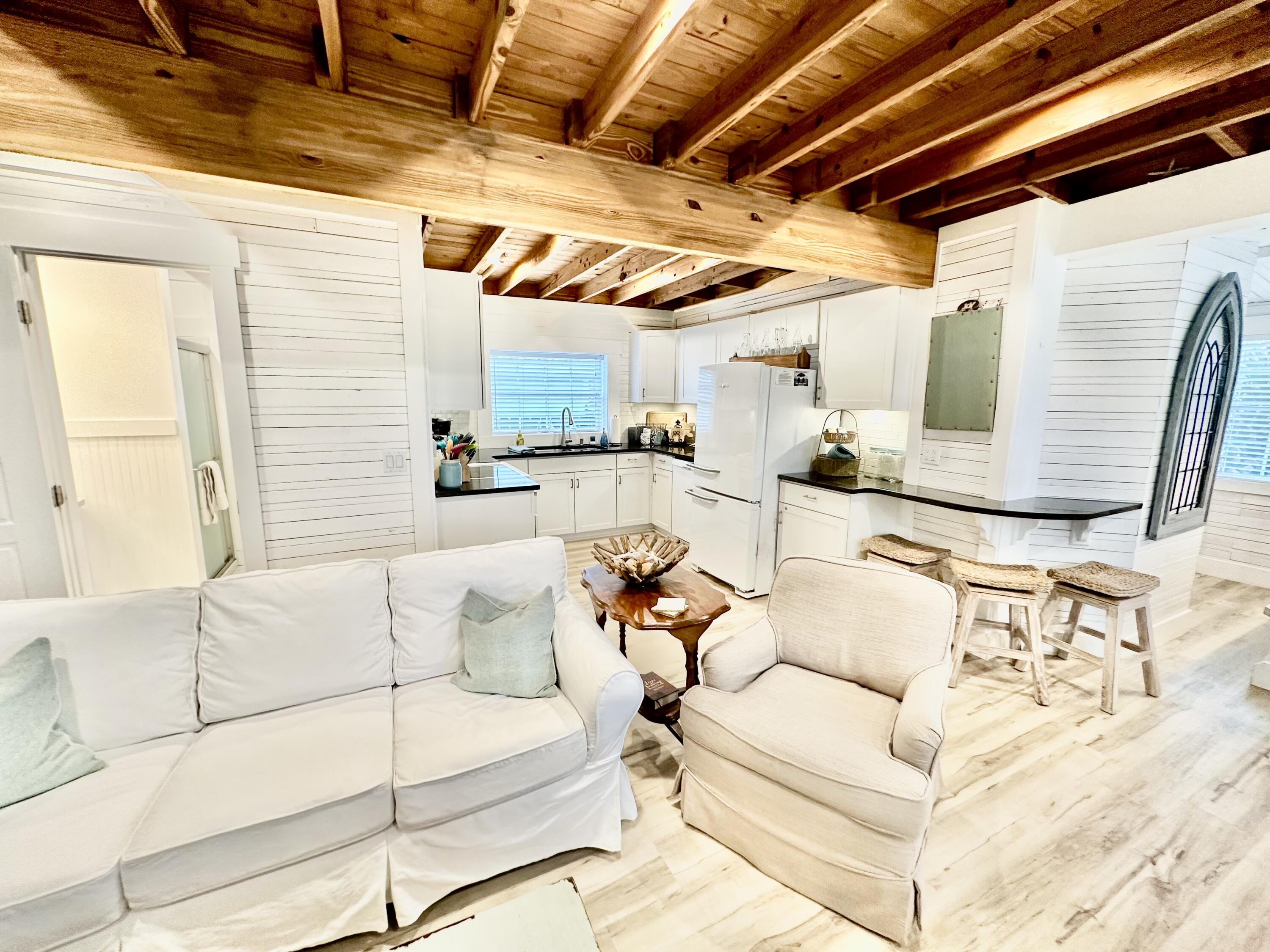 LAGUNA BEACH - Residential