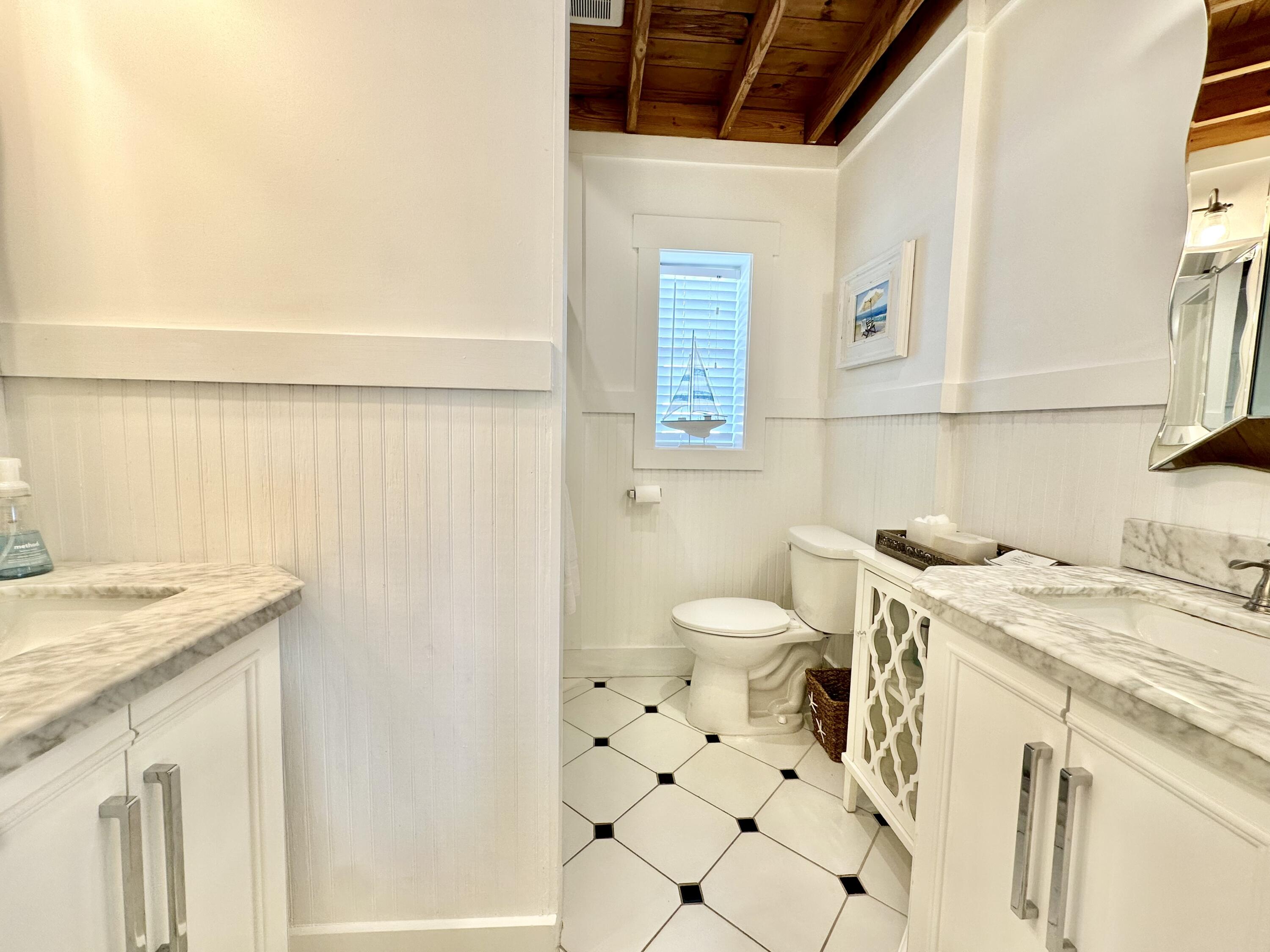 LAGUNA BEACH - Residential