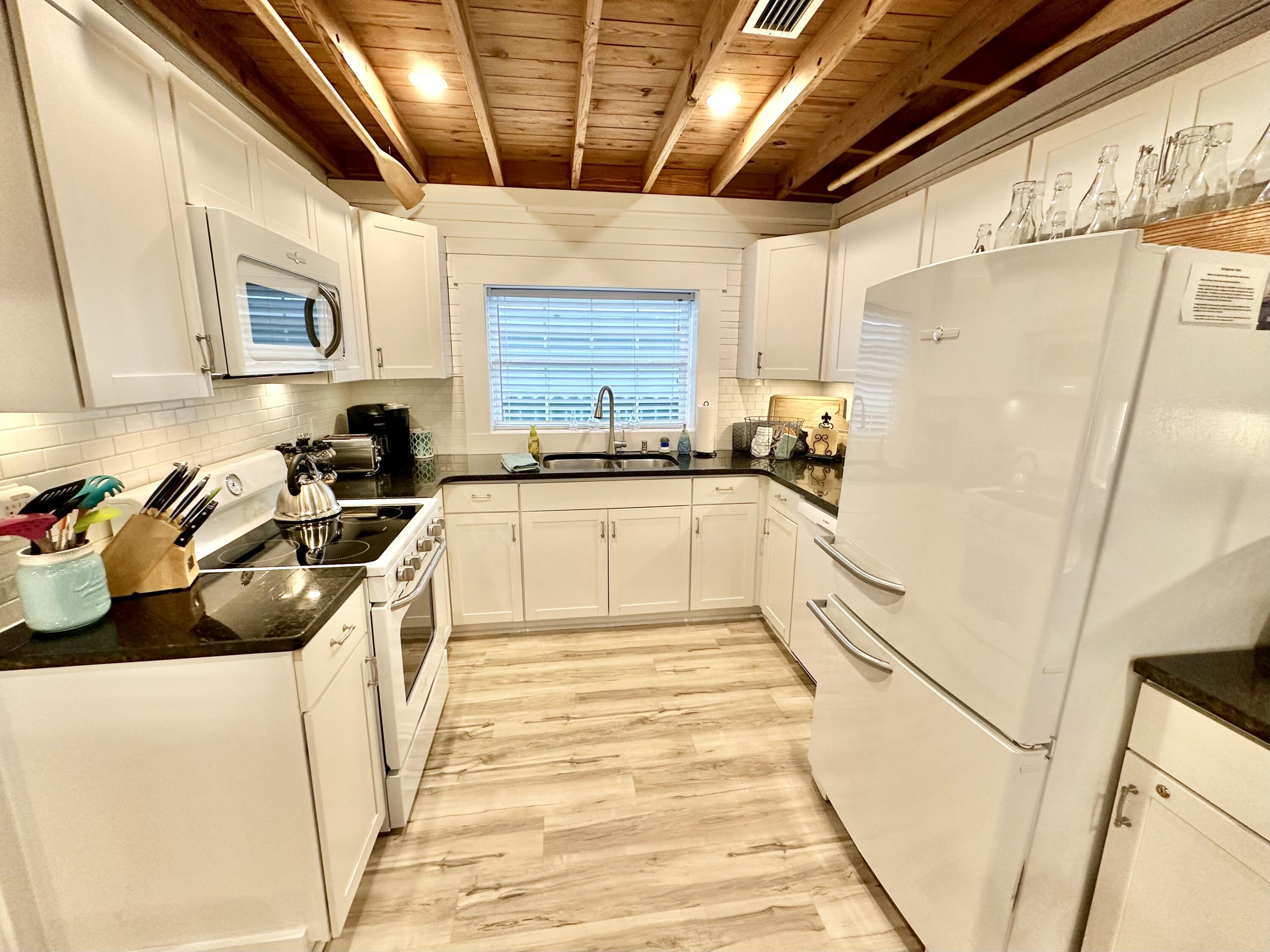 LAGUNA BEACH - Residential