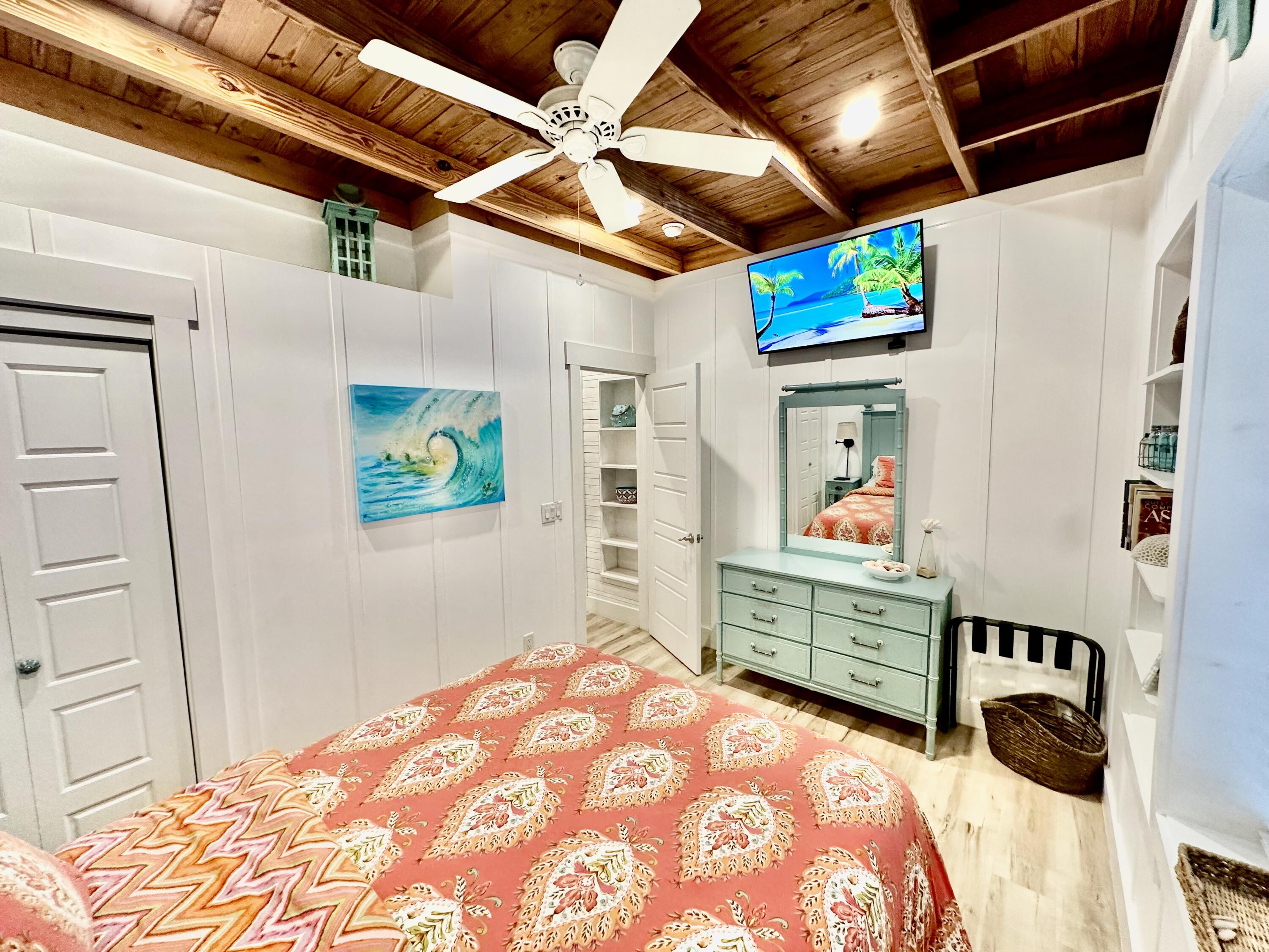LAGUNA BEACH - Residential