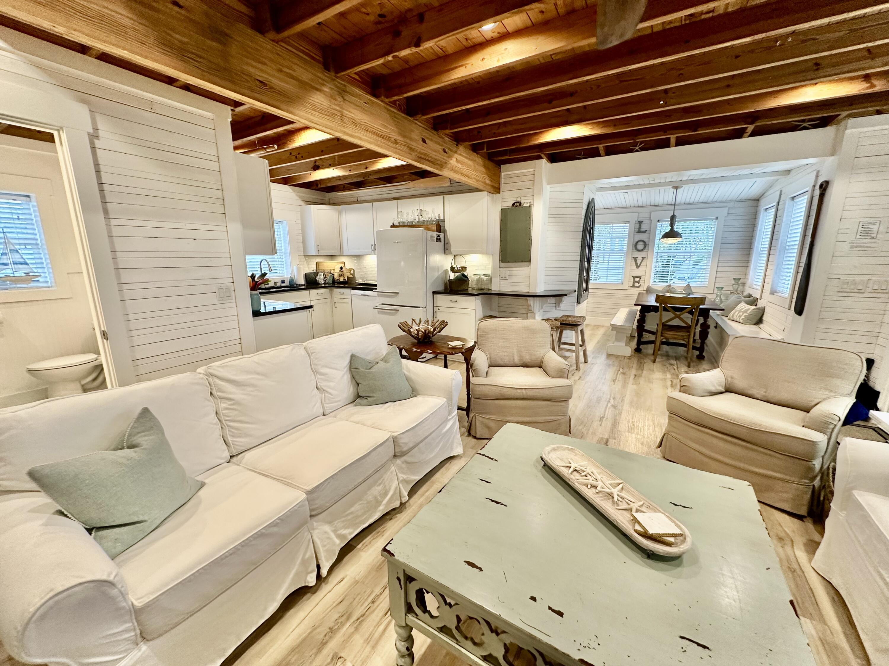 LAGUNA BEACH - Residential