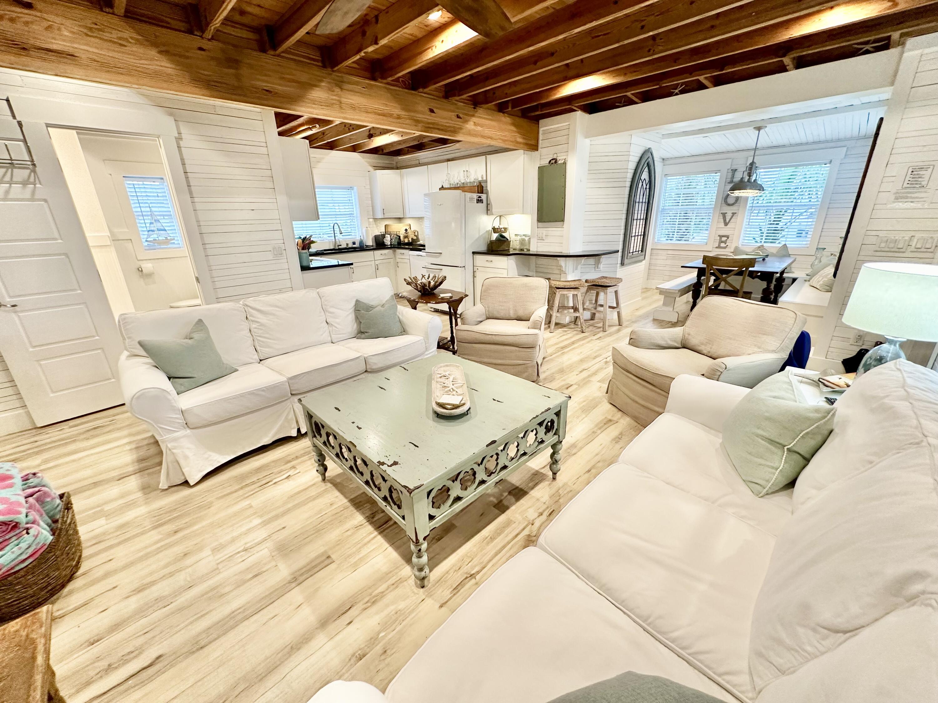 LAGUNA BEACH - Residential