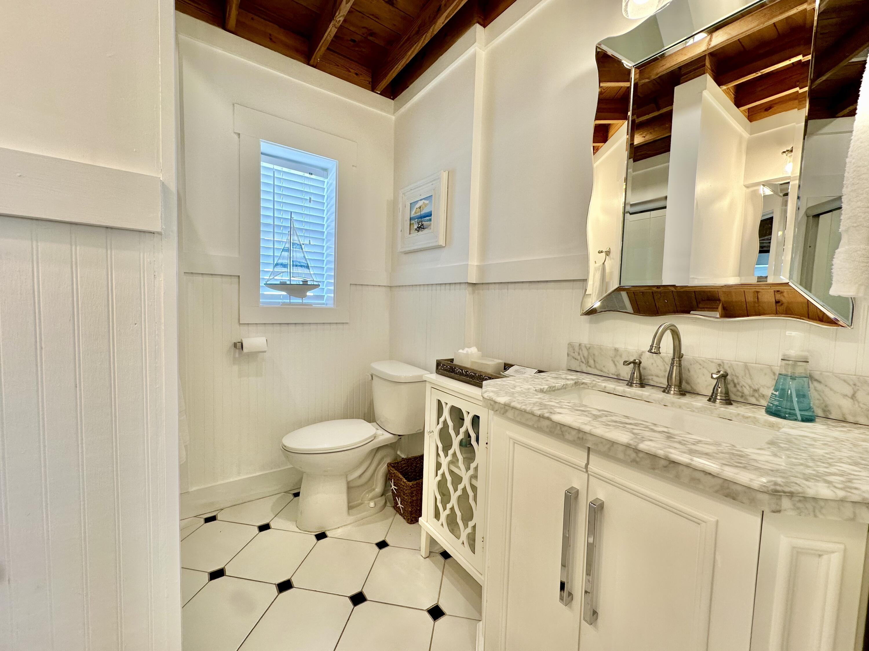 LAGUNA BEACH - Residential