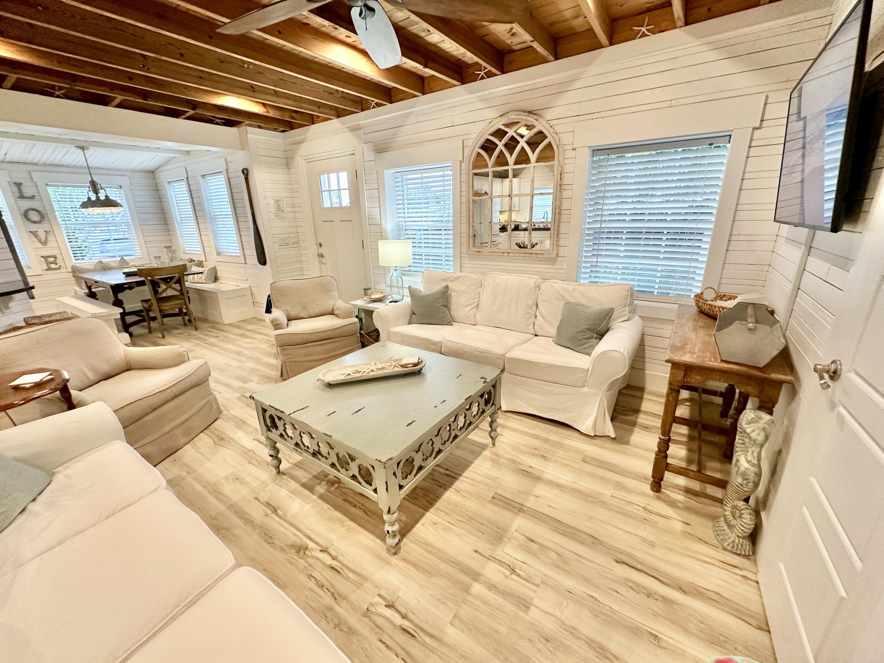 LAGUNA BEACH - Residential