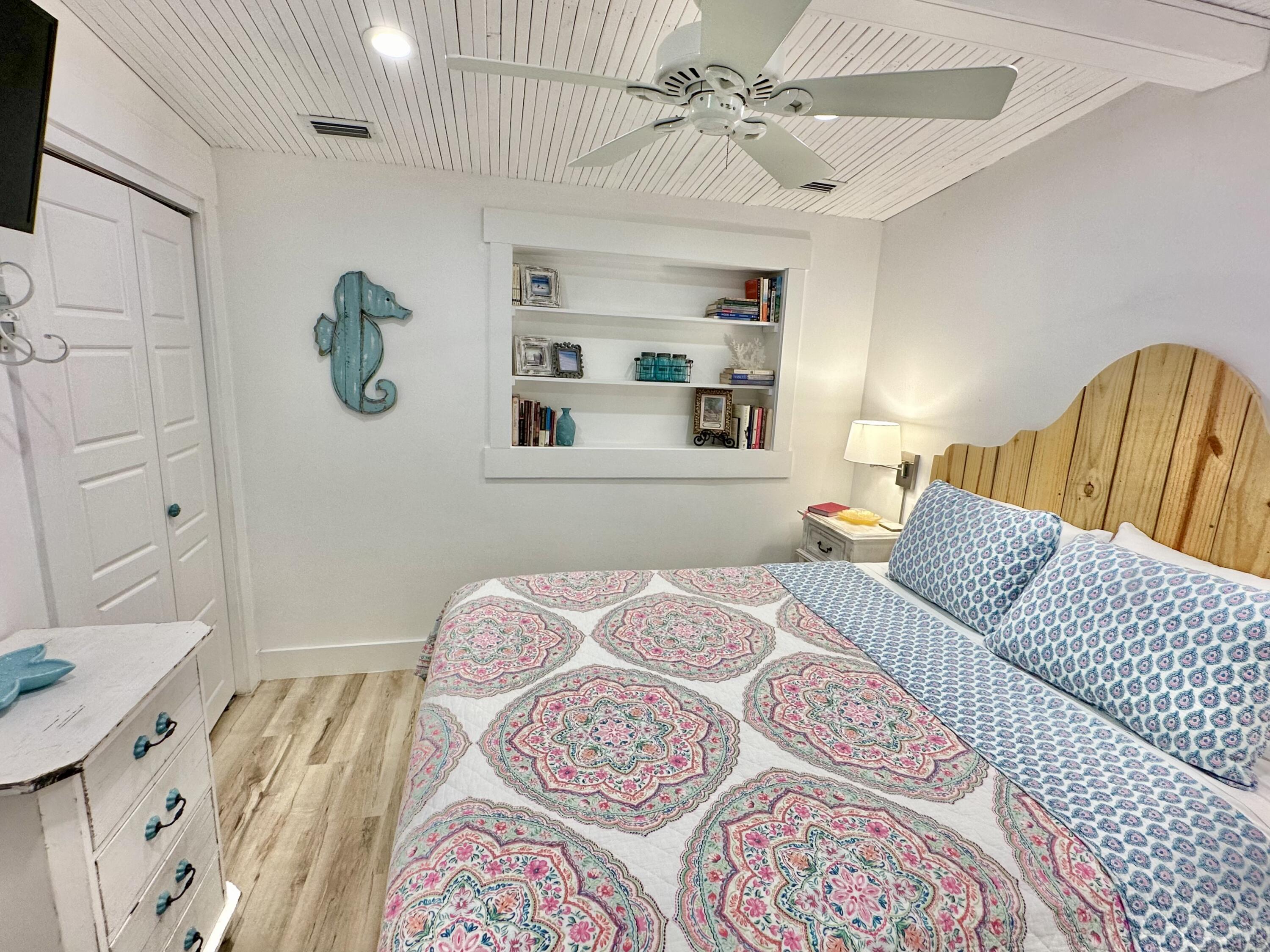 LAGUNA BEACH - Residential