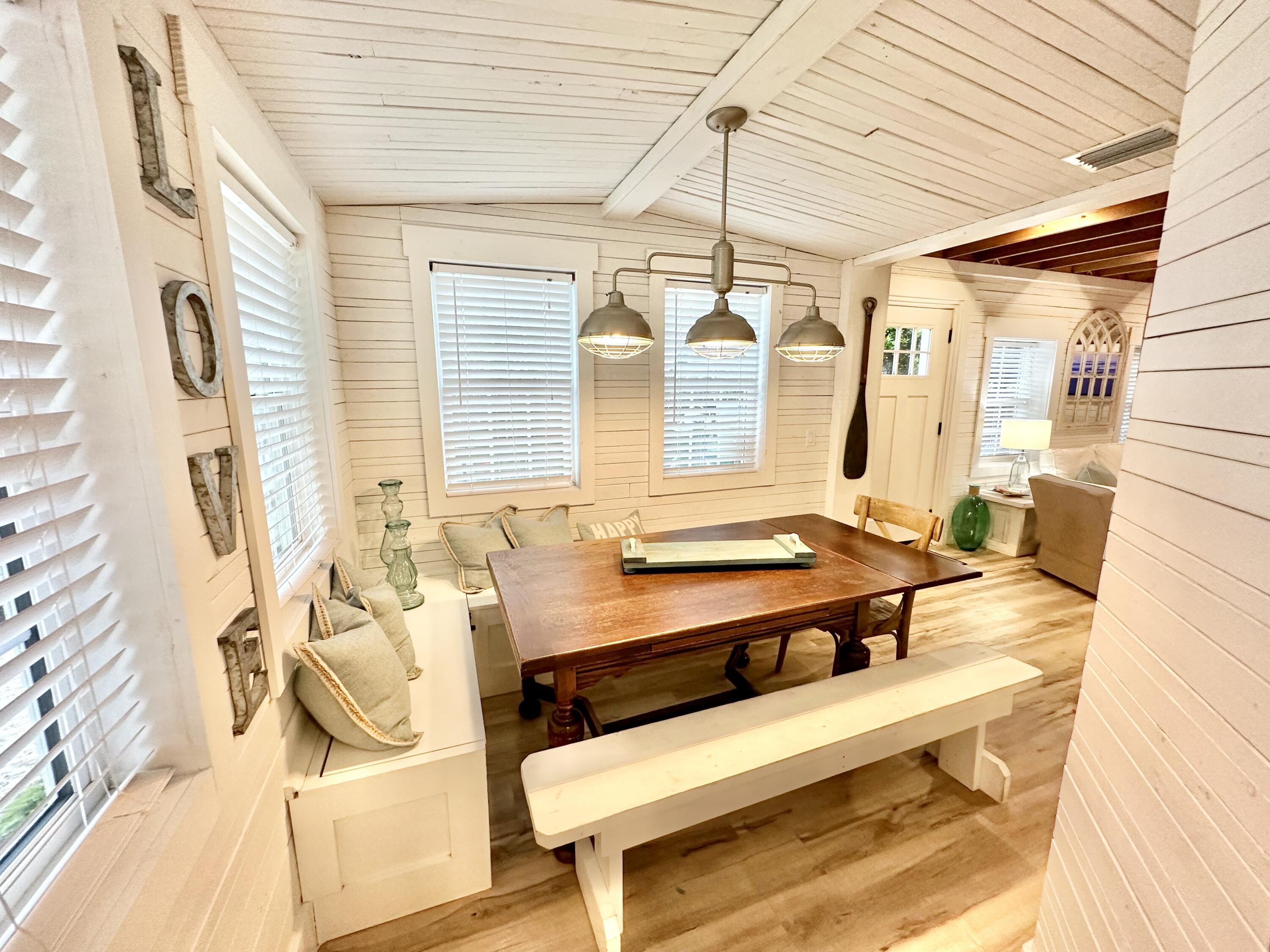 LAGUNA BEACH - Residential