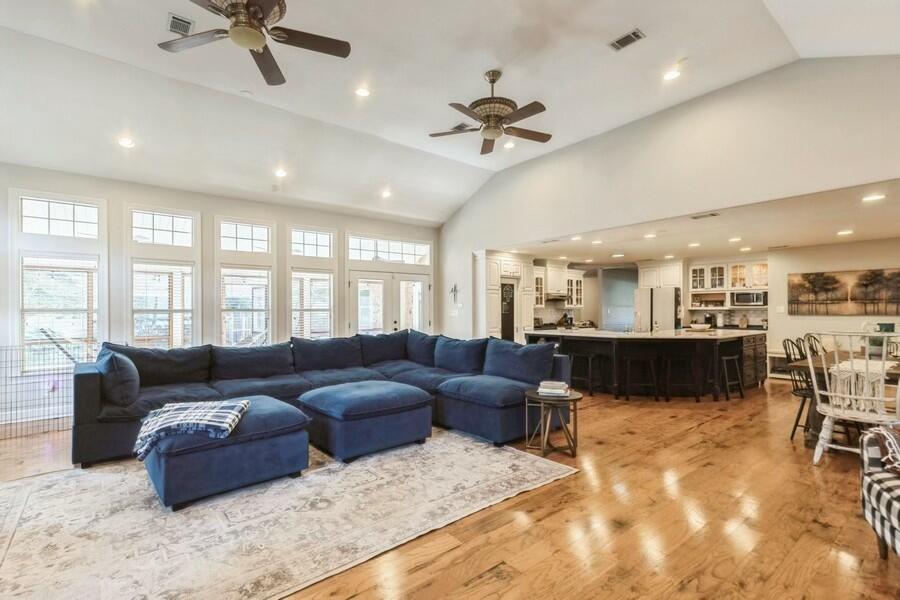 LA CHATEAU - Residential