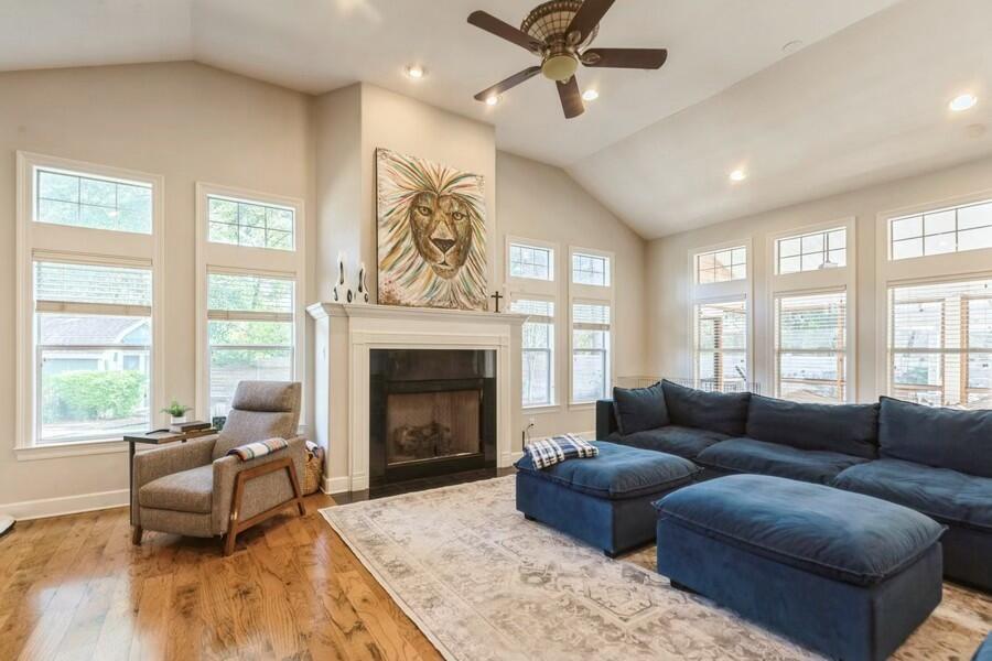LA CHATEAU - Residential