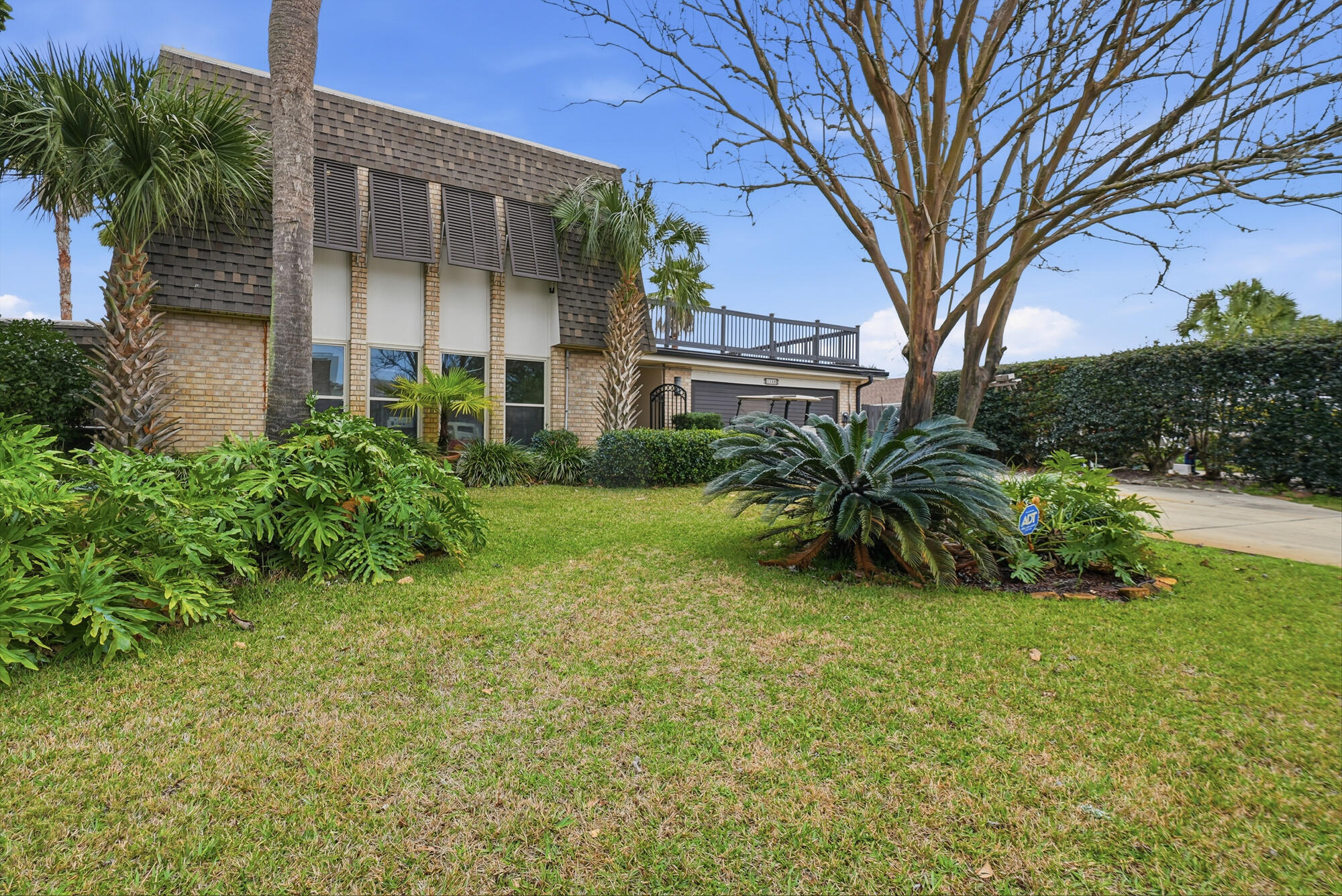 SANTA ROSA SHORES - Residential