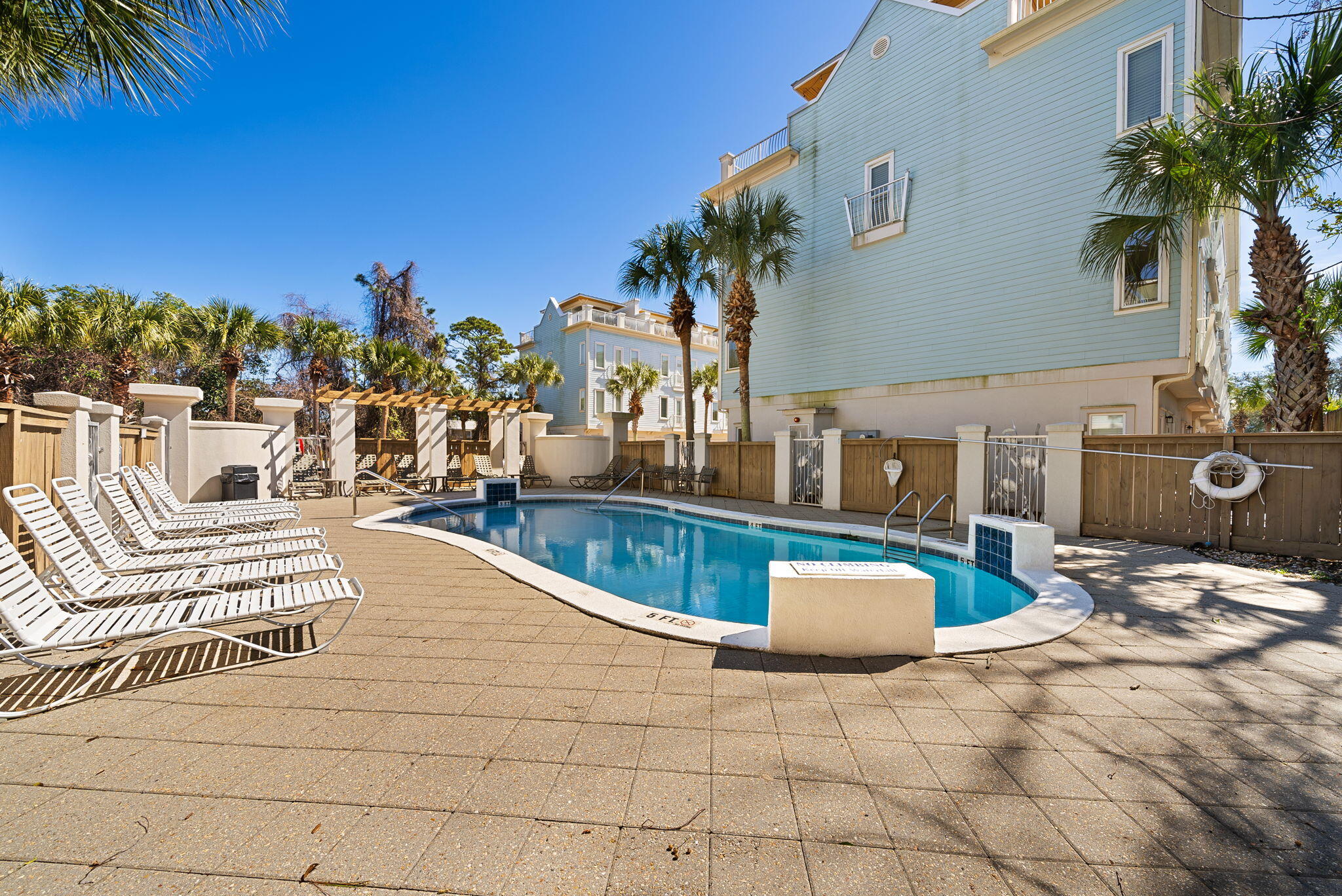 SUMMER PLACE - Residential