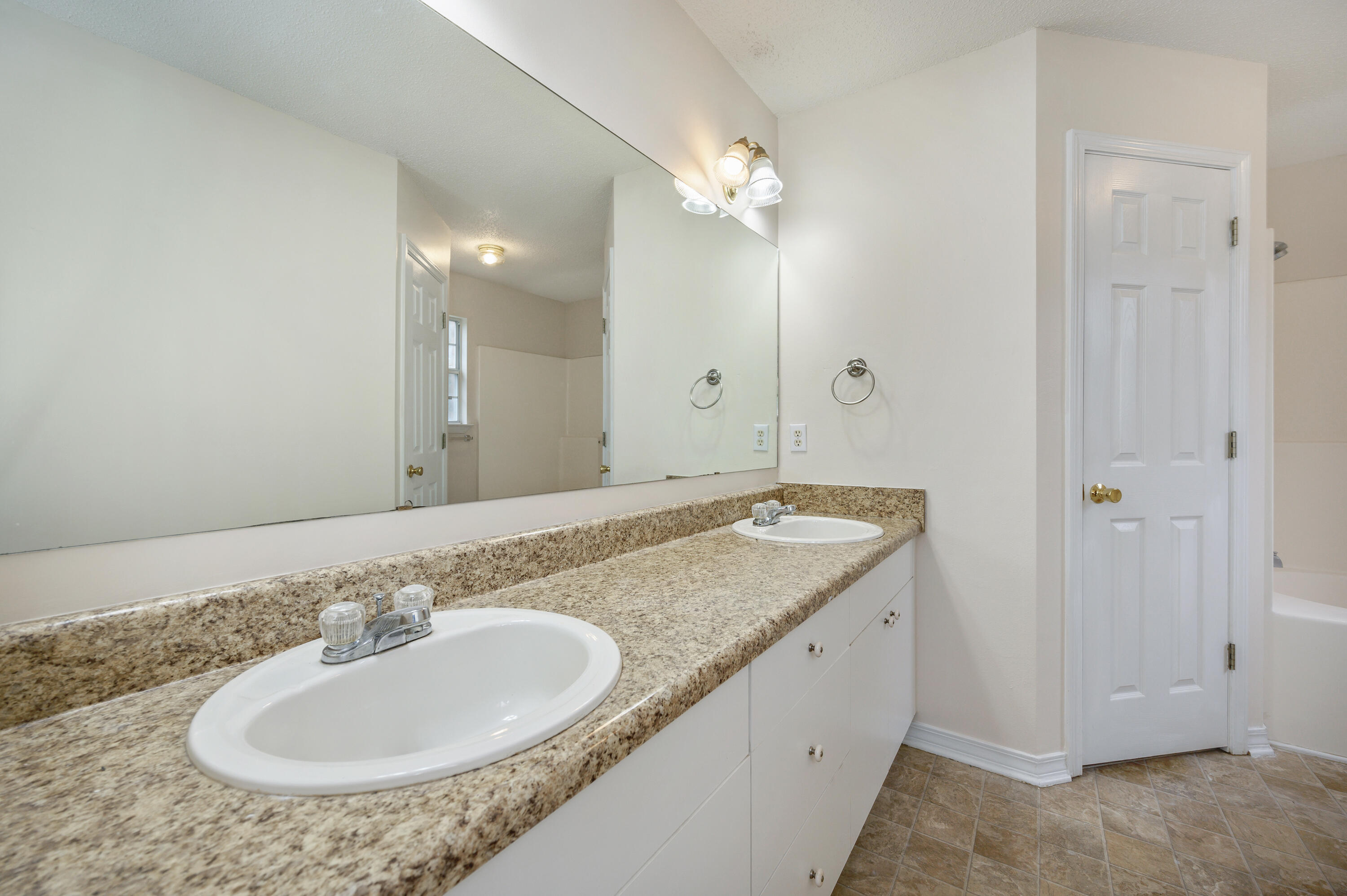 COUNTRYVIEW EST 4TH PH V - Residential