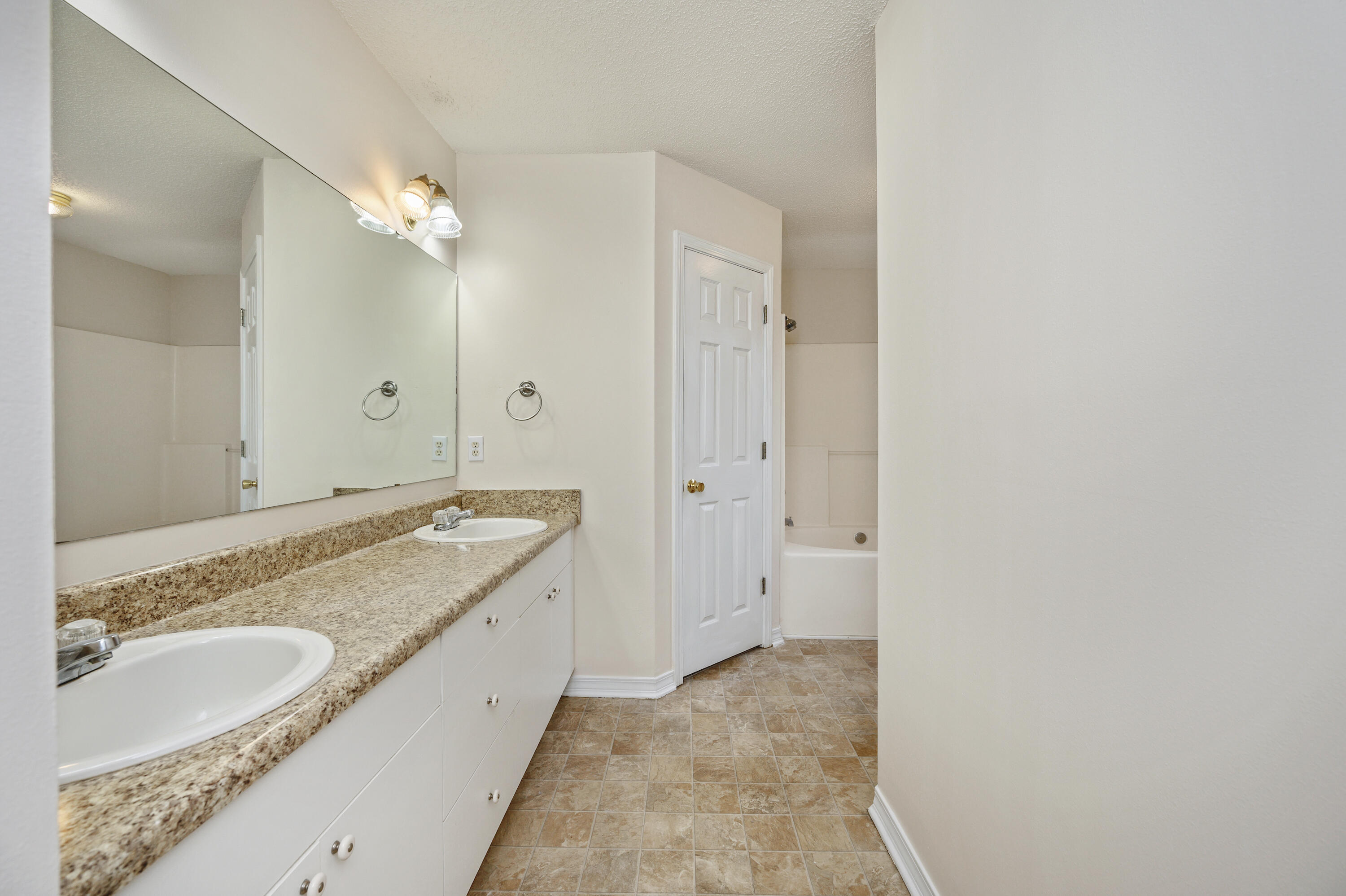 COUNTRYVIEW EST 4TH PH V - Residential