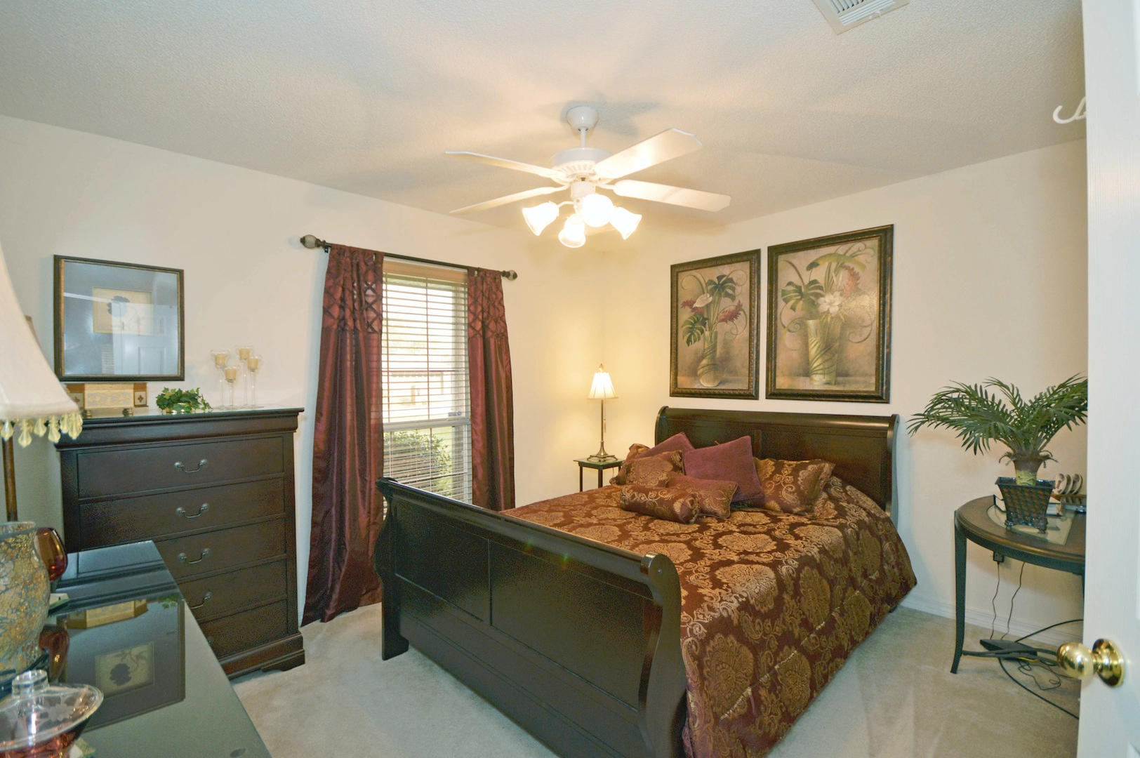 CREETWOODS PLACE - Residential