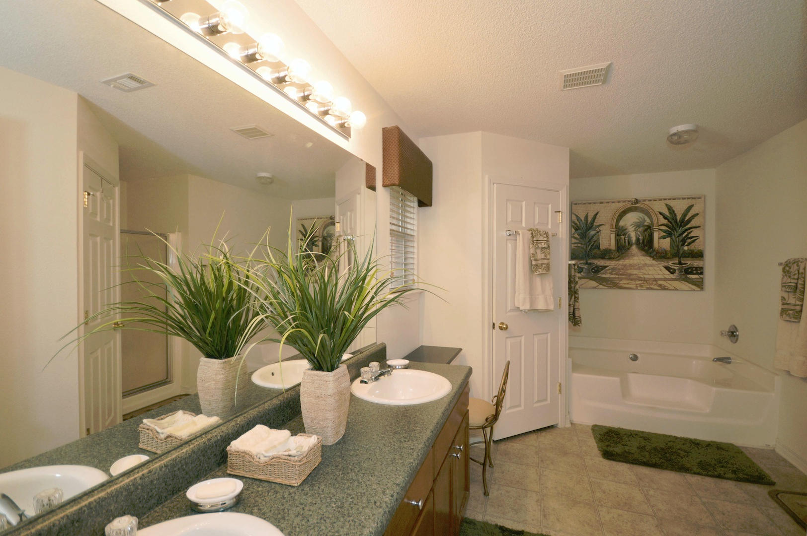 CREETWOODS PLACE - Residential