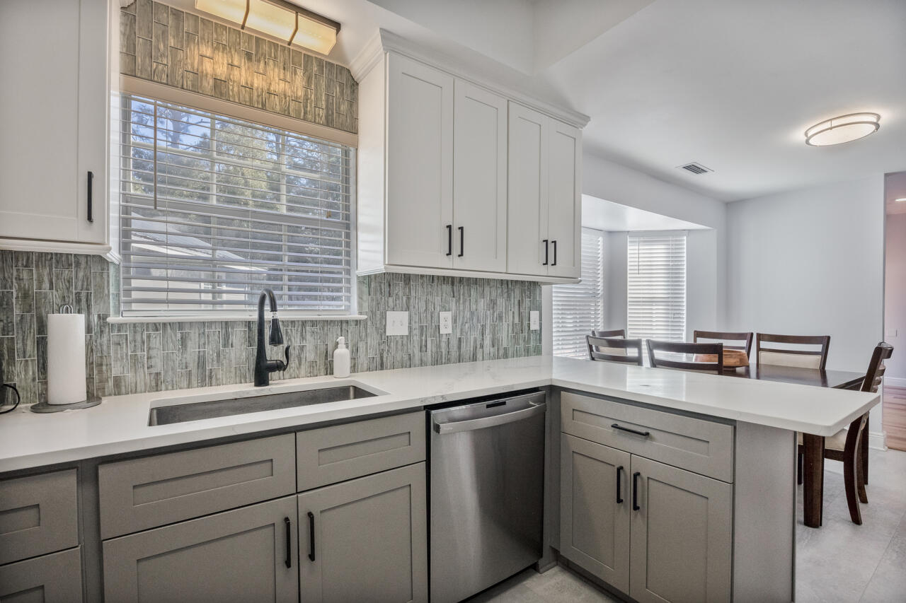 CARIBBEAN VILLAGE - Residential