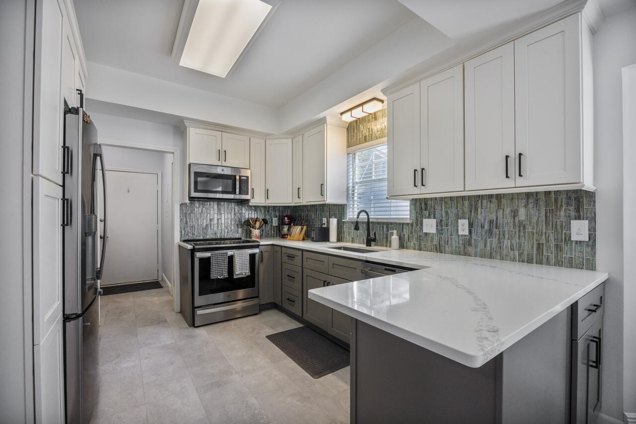 CARIBBEAN VILLAGE - Residential