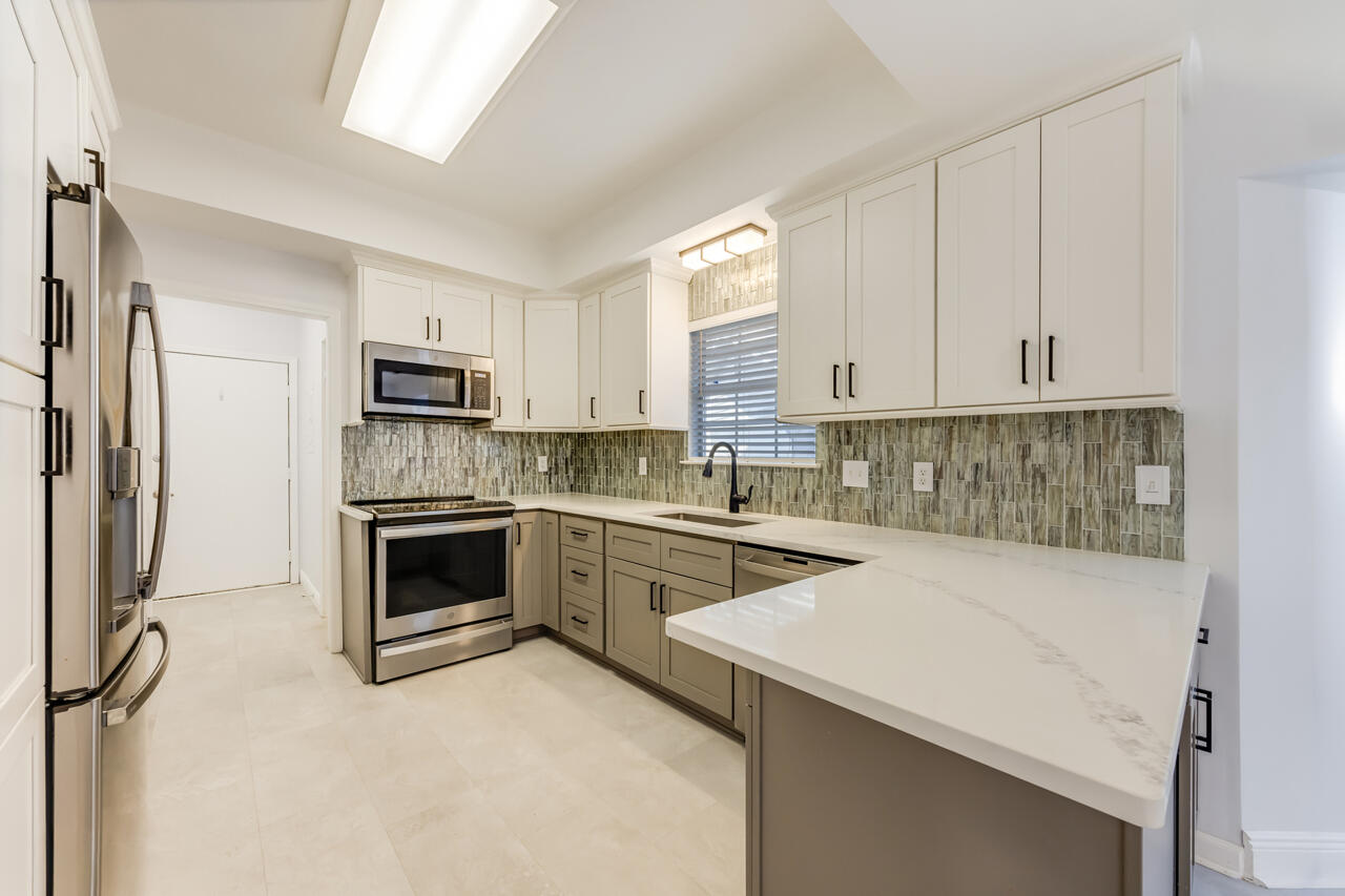 CARIBBEAN VILLAGE - Residential