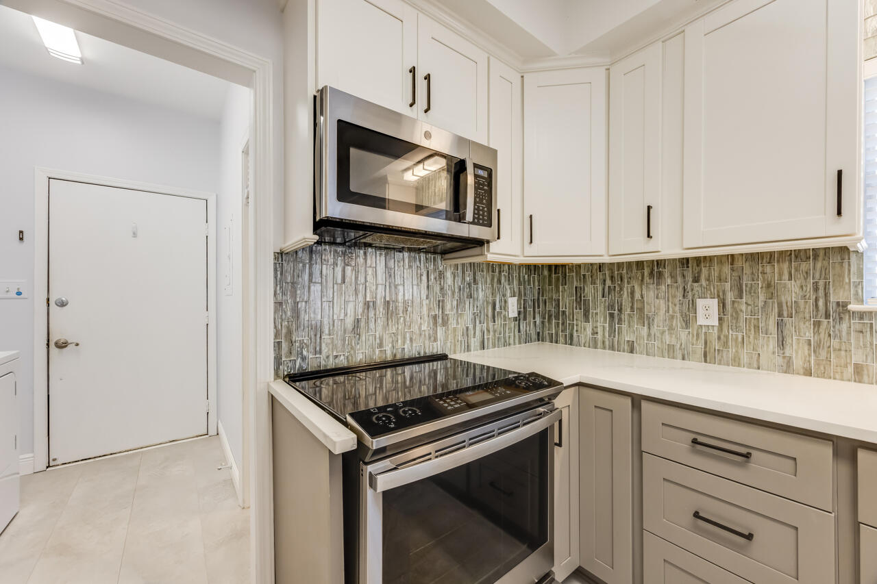 CARIBBEAN VILLAGE - Residential