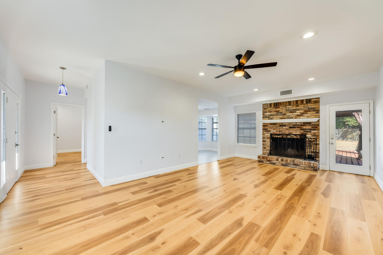 CARIBBEAN VILLAGE - Residential