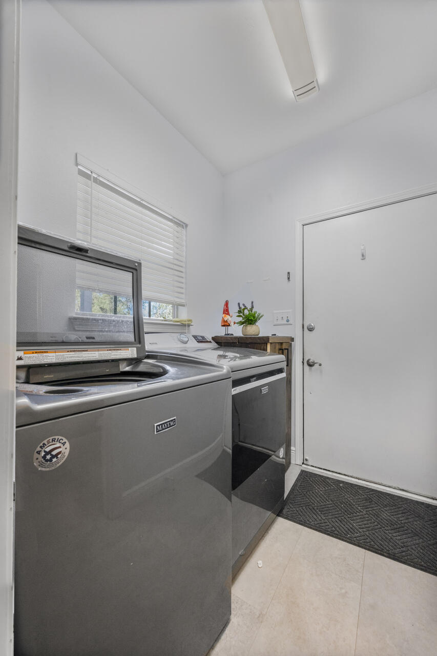 CARIBBEAN VILLAGE - Residential