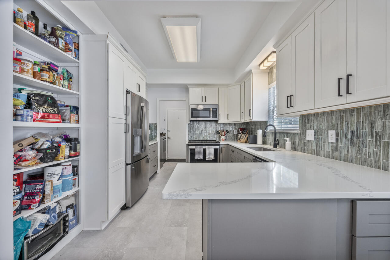 CARIBBEAN VILLAGE - Residential