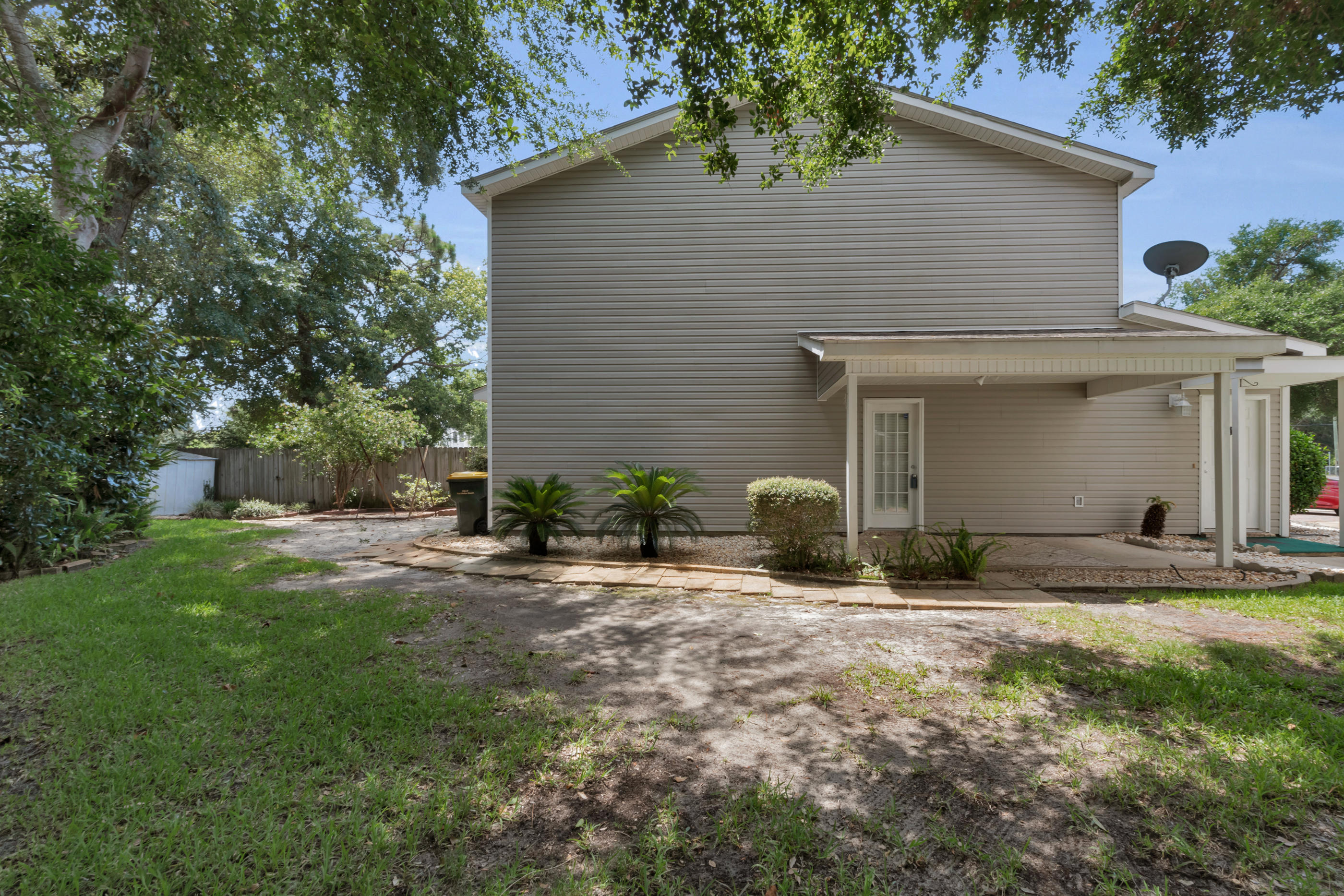 CHATELAINE EST - Residential